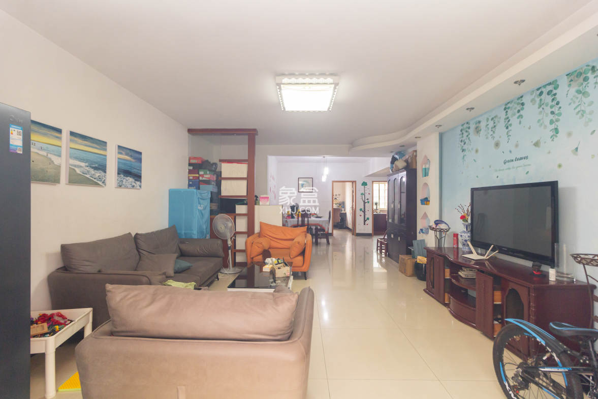 创业乐园 3室2厅2卫 60.0万 创业乐园 3室2厅2卫 60.0万客厅