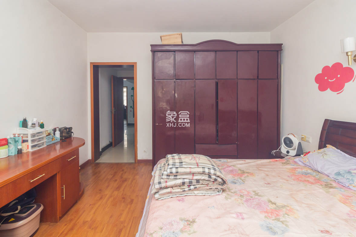 创业乐园 3室2厅2卫 60.0万 创业乐园 3室2厅2卫 60.0万卧室