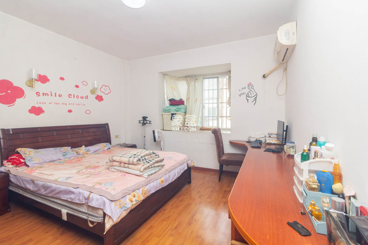 创业乐园 3室2厅2卫 60.0万 创业乐园 3室2厅2卫 60.0万卧室