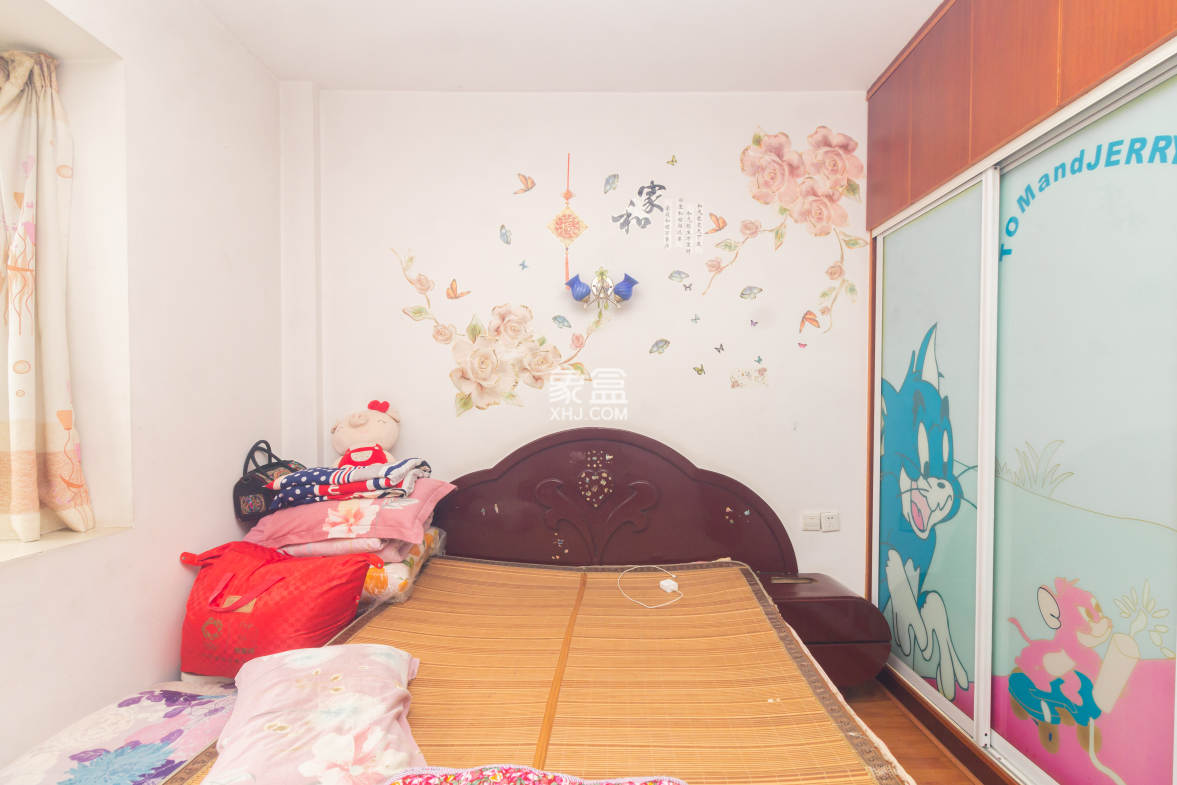 创业乐园 3室2厅2卫 60.0万 创业乐园 3室2厅2卫 60.0万卧室