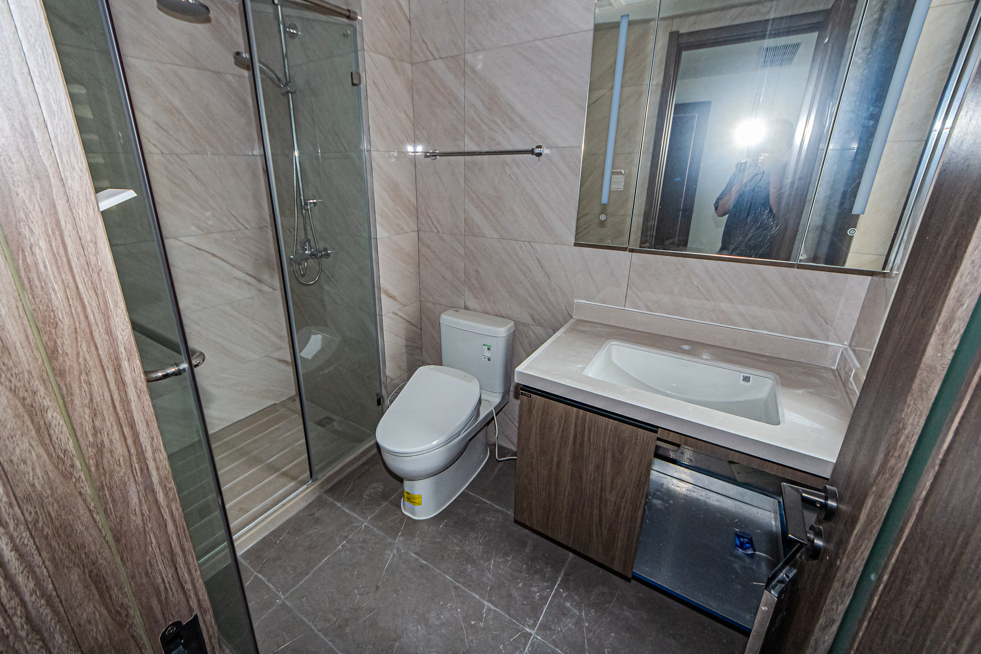 龙湖春江天玺 4室2厅2卫 188.0万 龙湖春江天玺 4室2厅2卫 188.0万卫生间