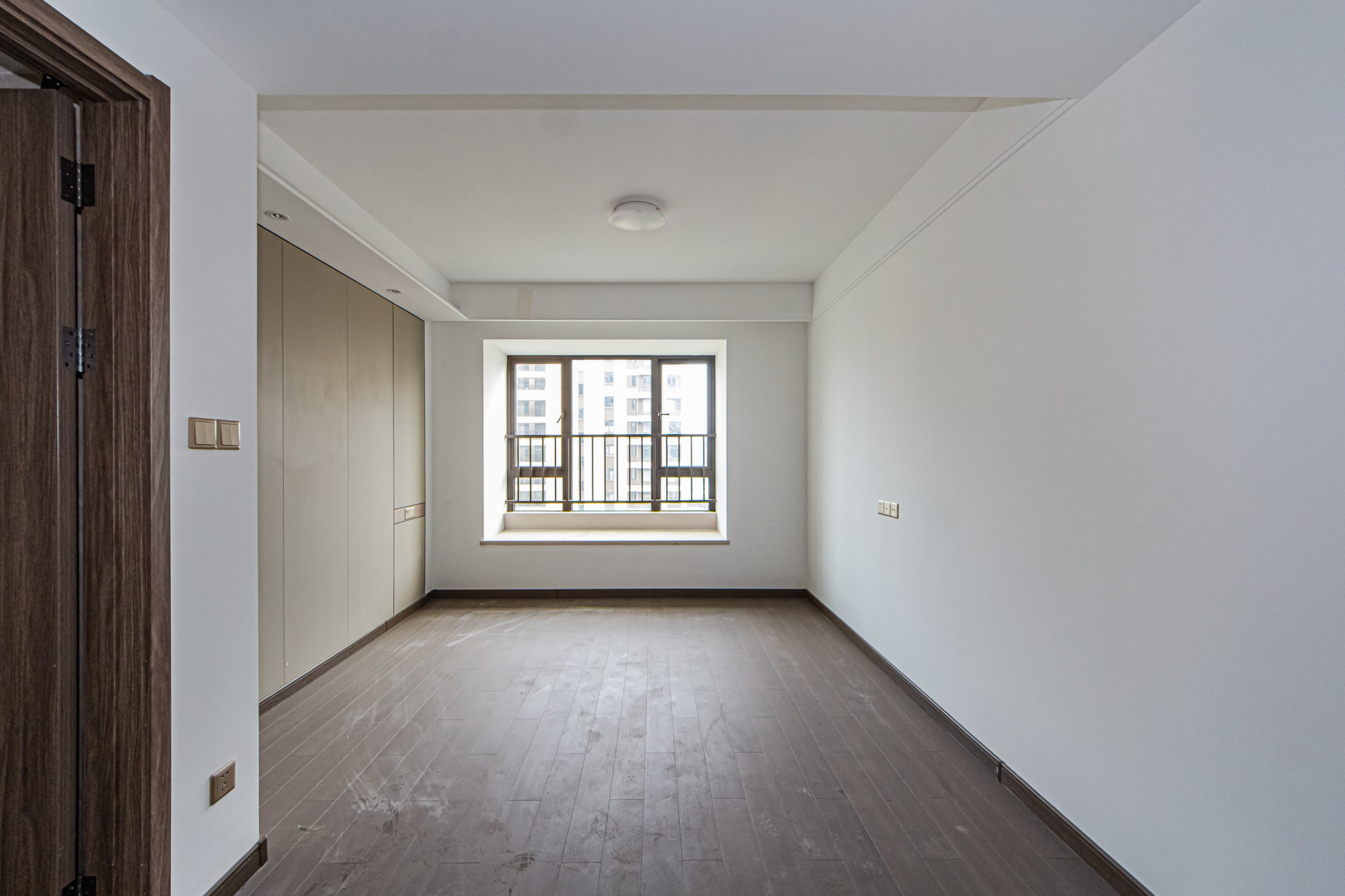 龙湖春江天玺 4室2厅2卫 188.0万 龙湖春江天玺 4室2厅2卫 188.0万卧室