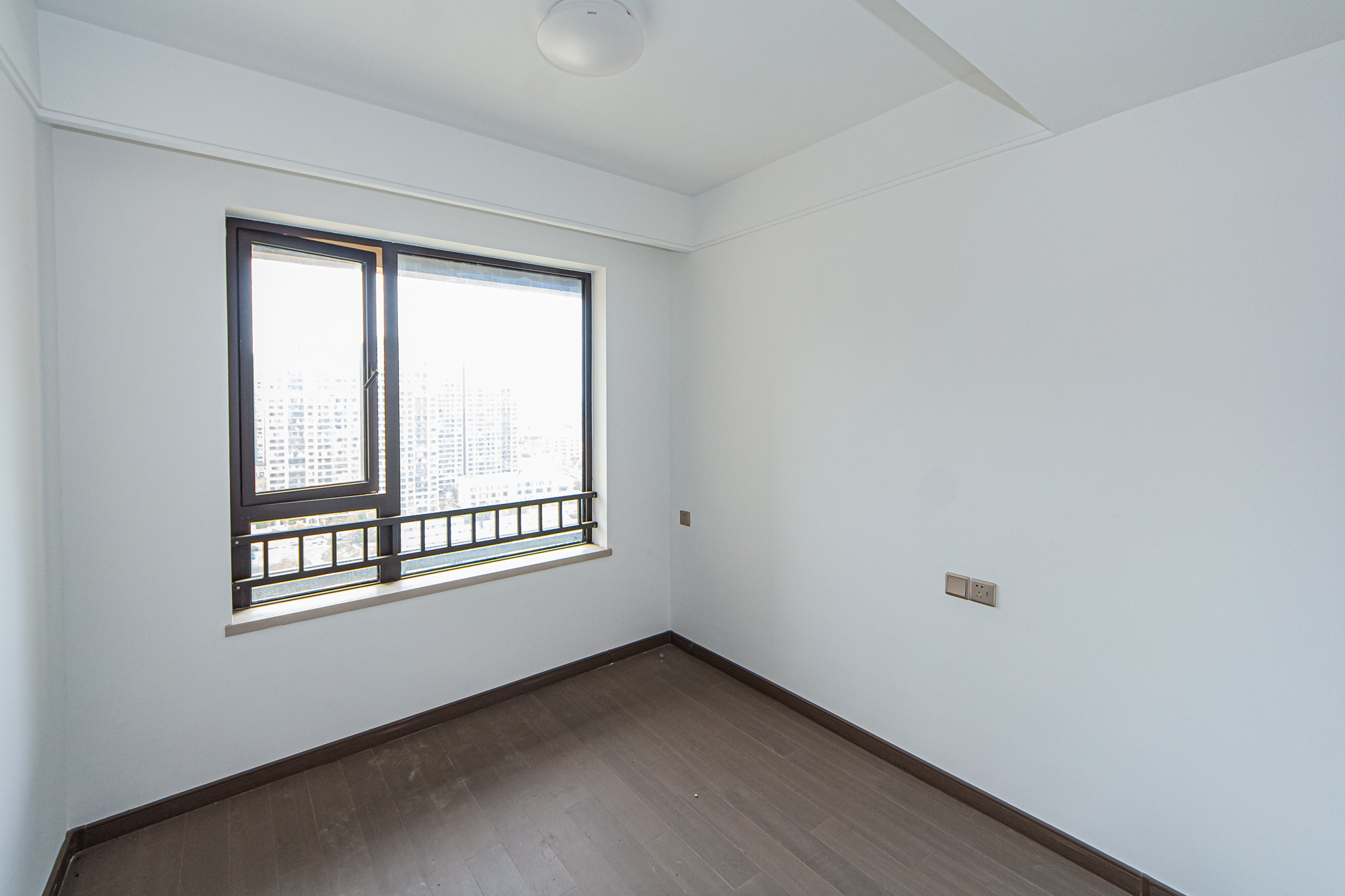 龙湖春江天玺 4室2厅2卫 188.0万 龙湖春江天玺 4室2厅2卫 188.0万卧室