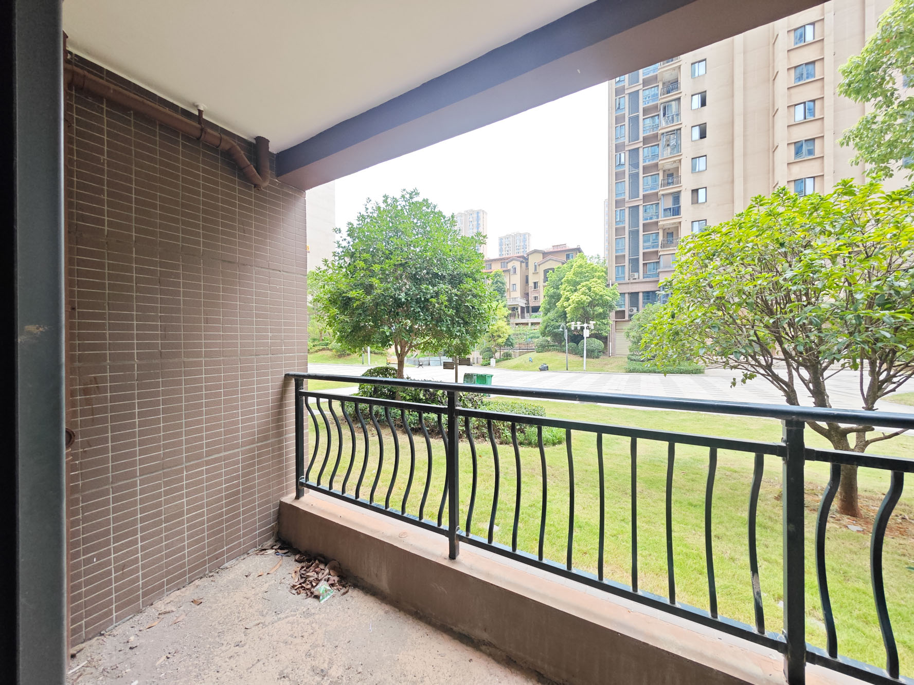 碧桂园南城首府(东宸林海)  3室2厅2卫    80.0万 碧桂园南城首府(东宸林海)  3室2厅2卫    80.0万阳台