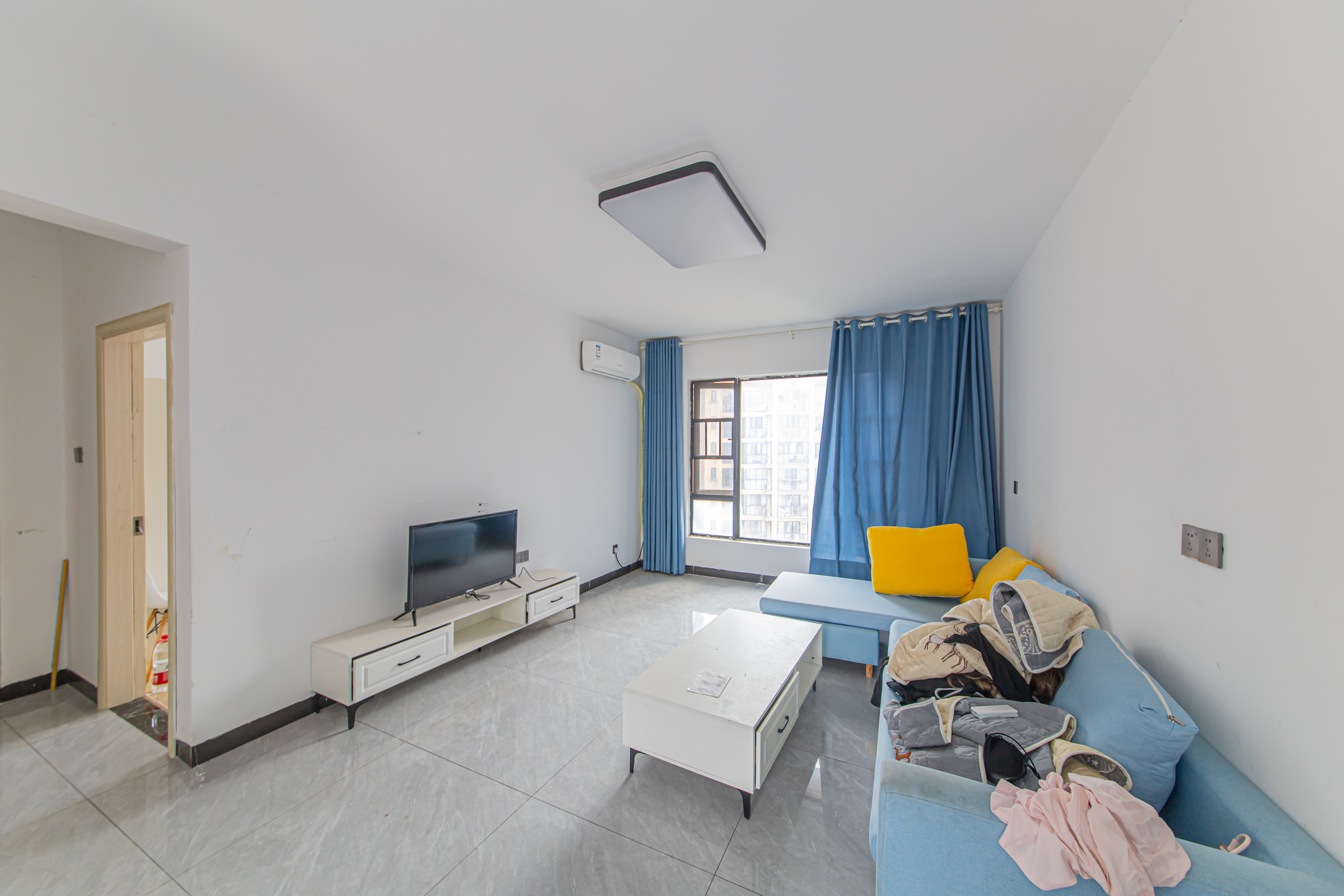 中信凯旋城（中信新城四期）  3室2厅1卫    64.8万客厅