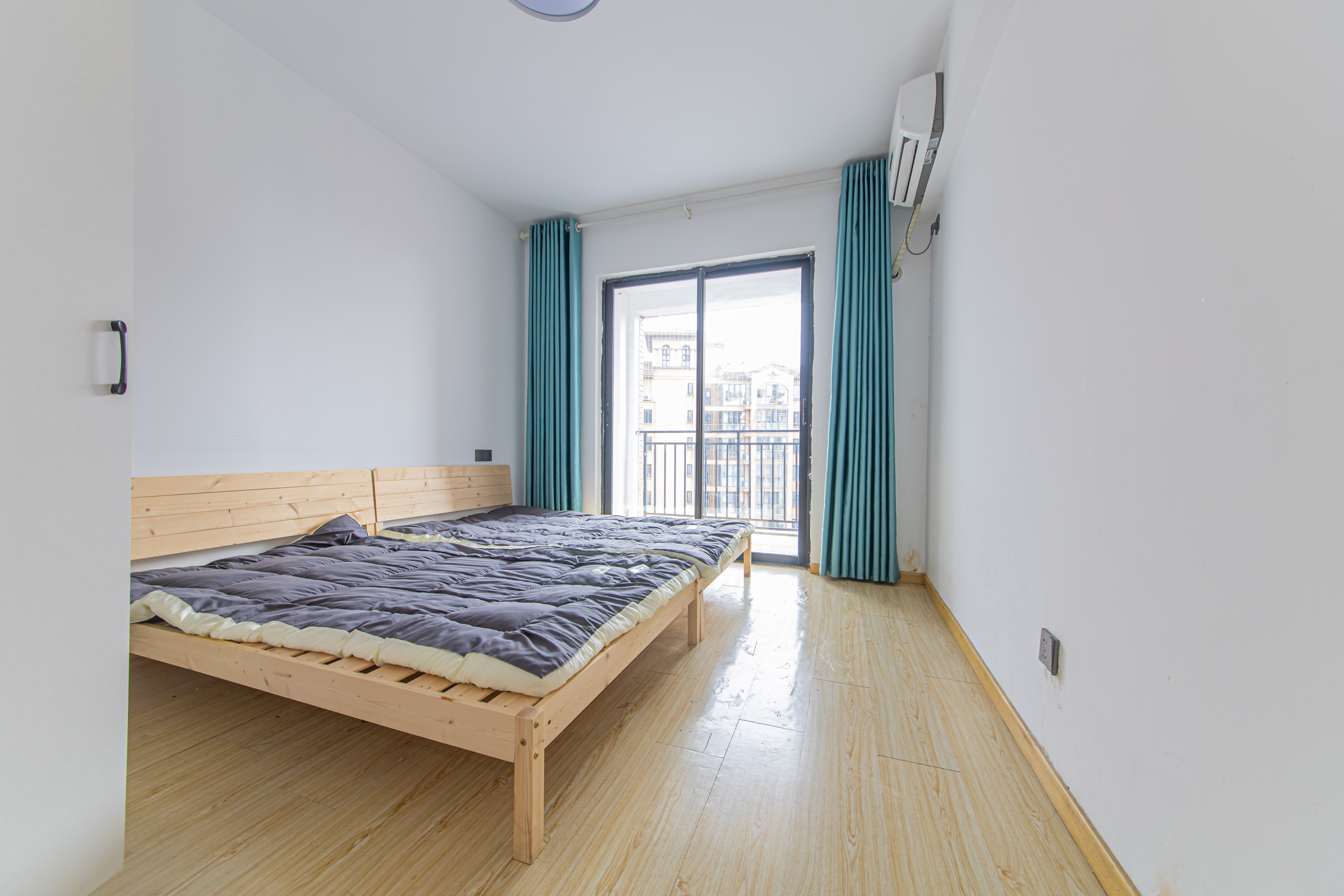 中信凯旋城（中信新城四期）  3室2厅1卫    64.8万卧室