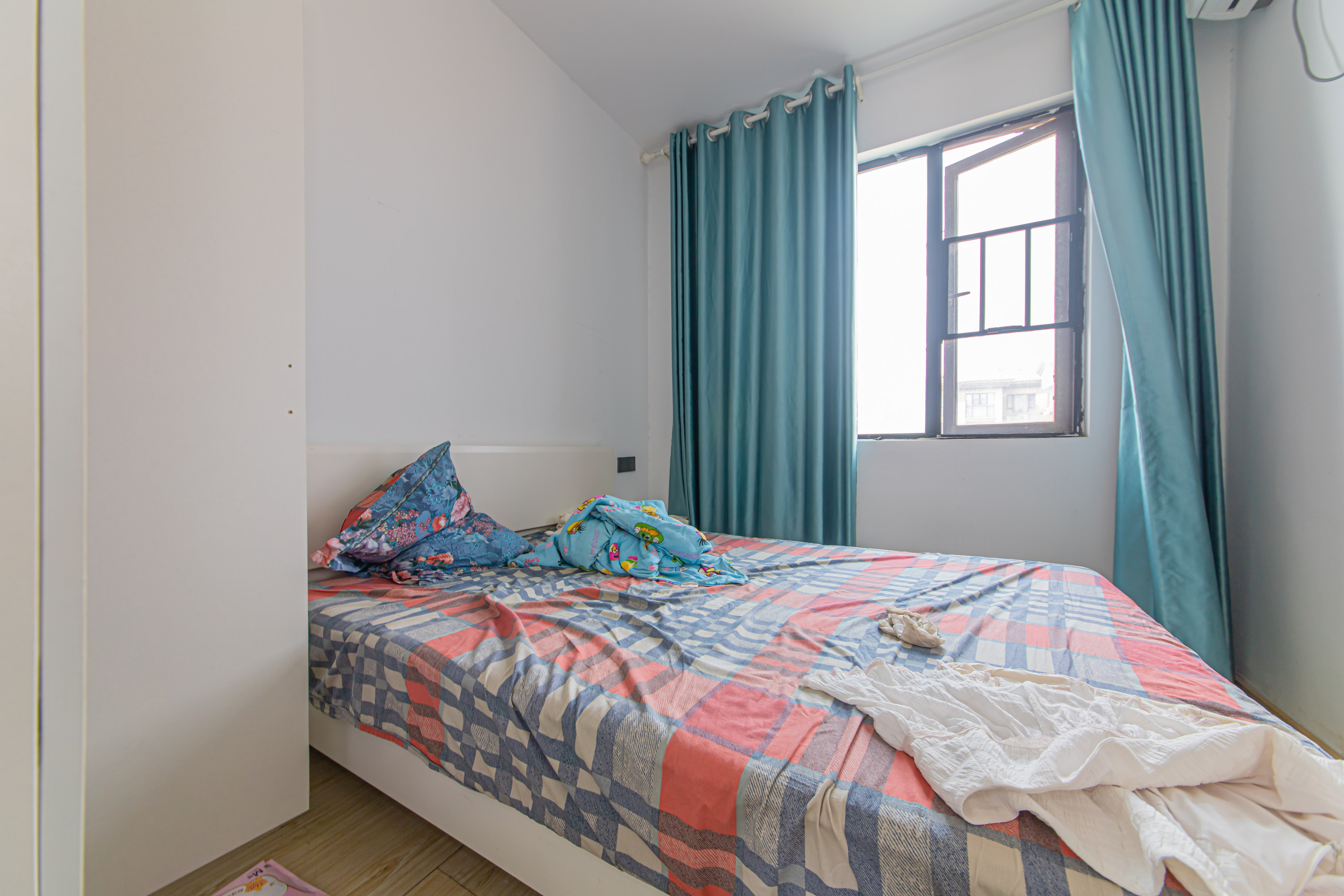 中信凯旋城（中信新城四期）  3室2厅1卫    64.8万卧室