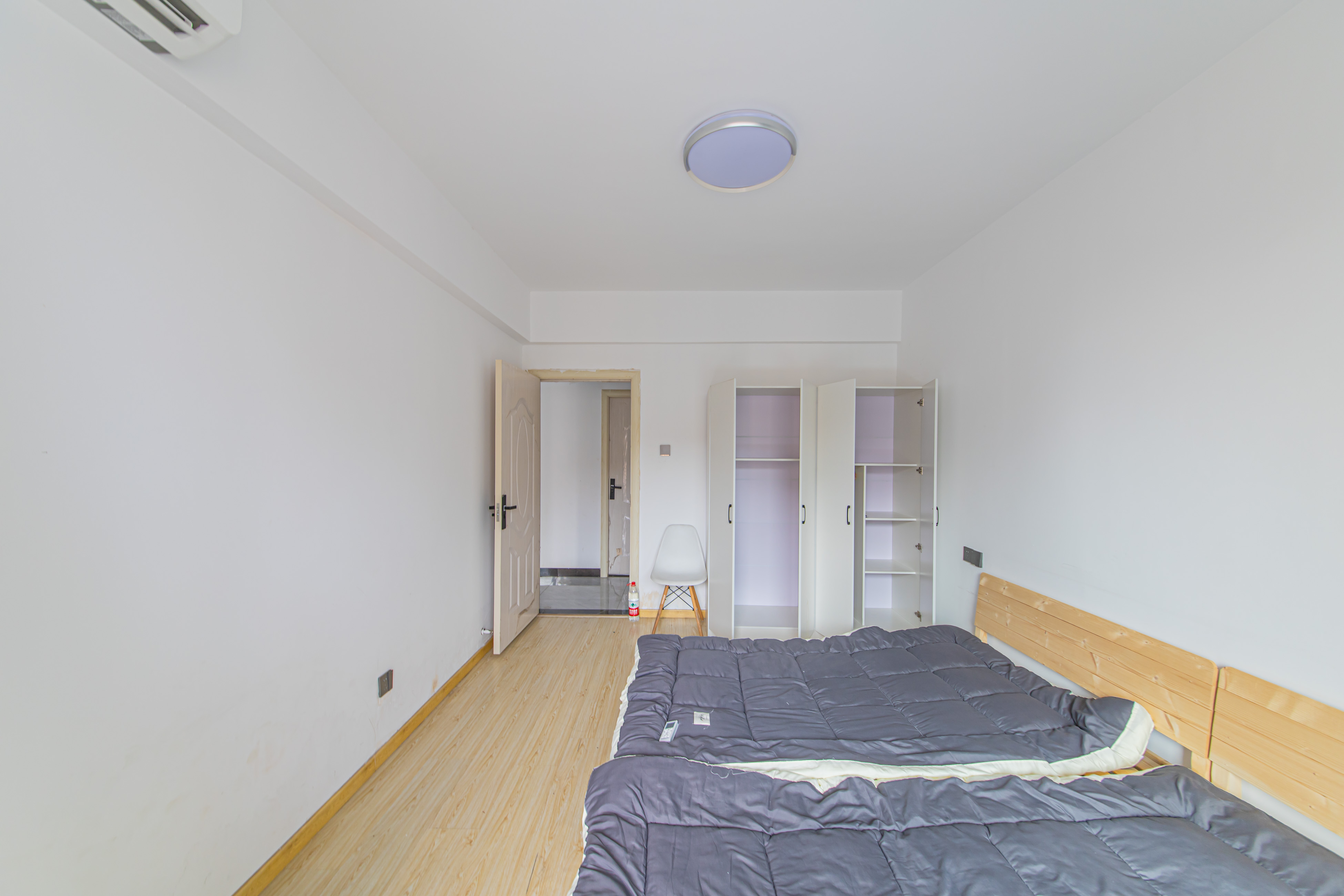 中信凯旋城（中信新城四期）  3室2厅1卫    64.8万卧室