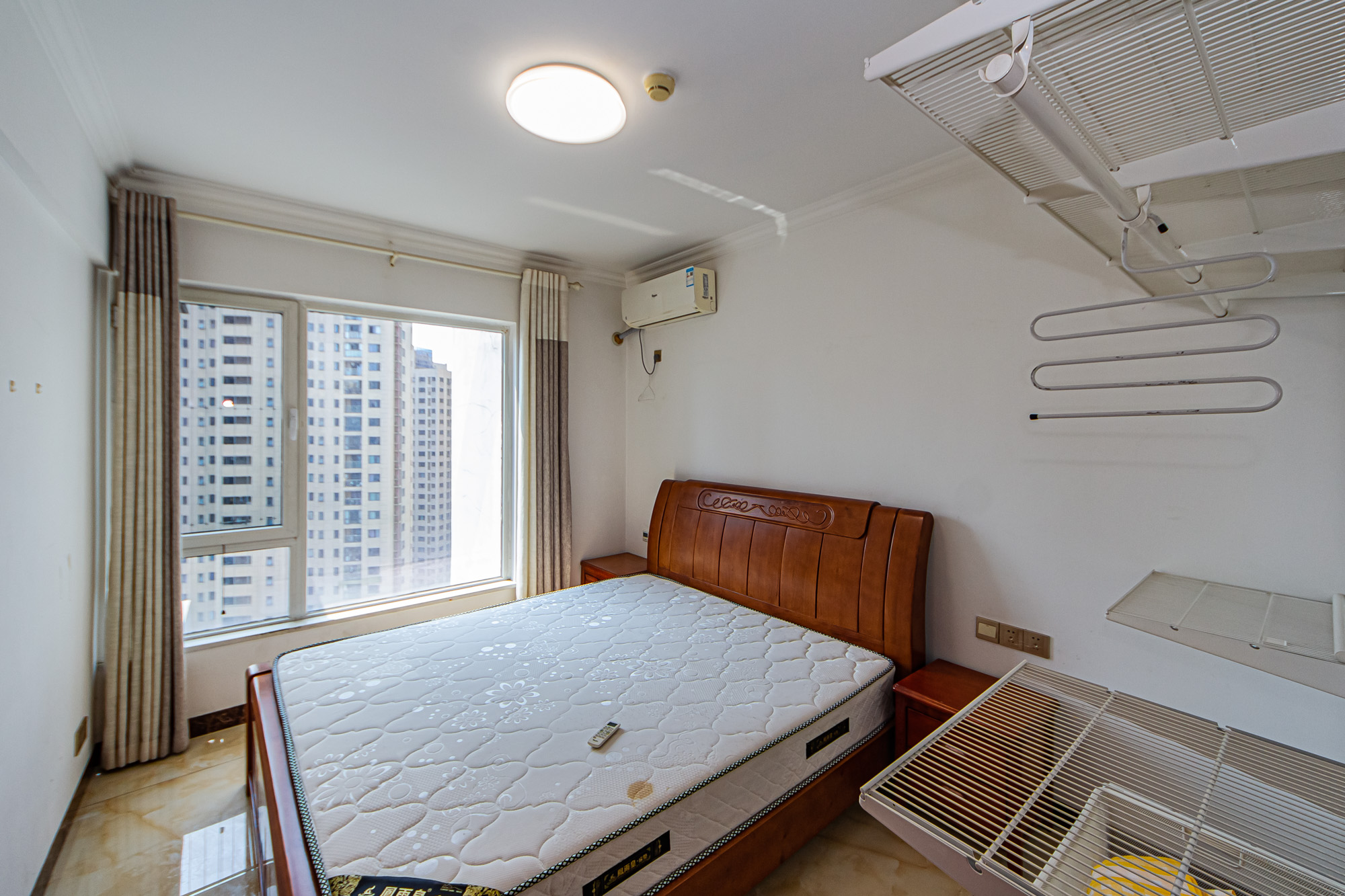 北辰三角洲E3区  3室2厅2卫    142.0万 北辰三角洲E3区  3室2厅2卫    142.0万卧室