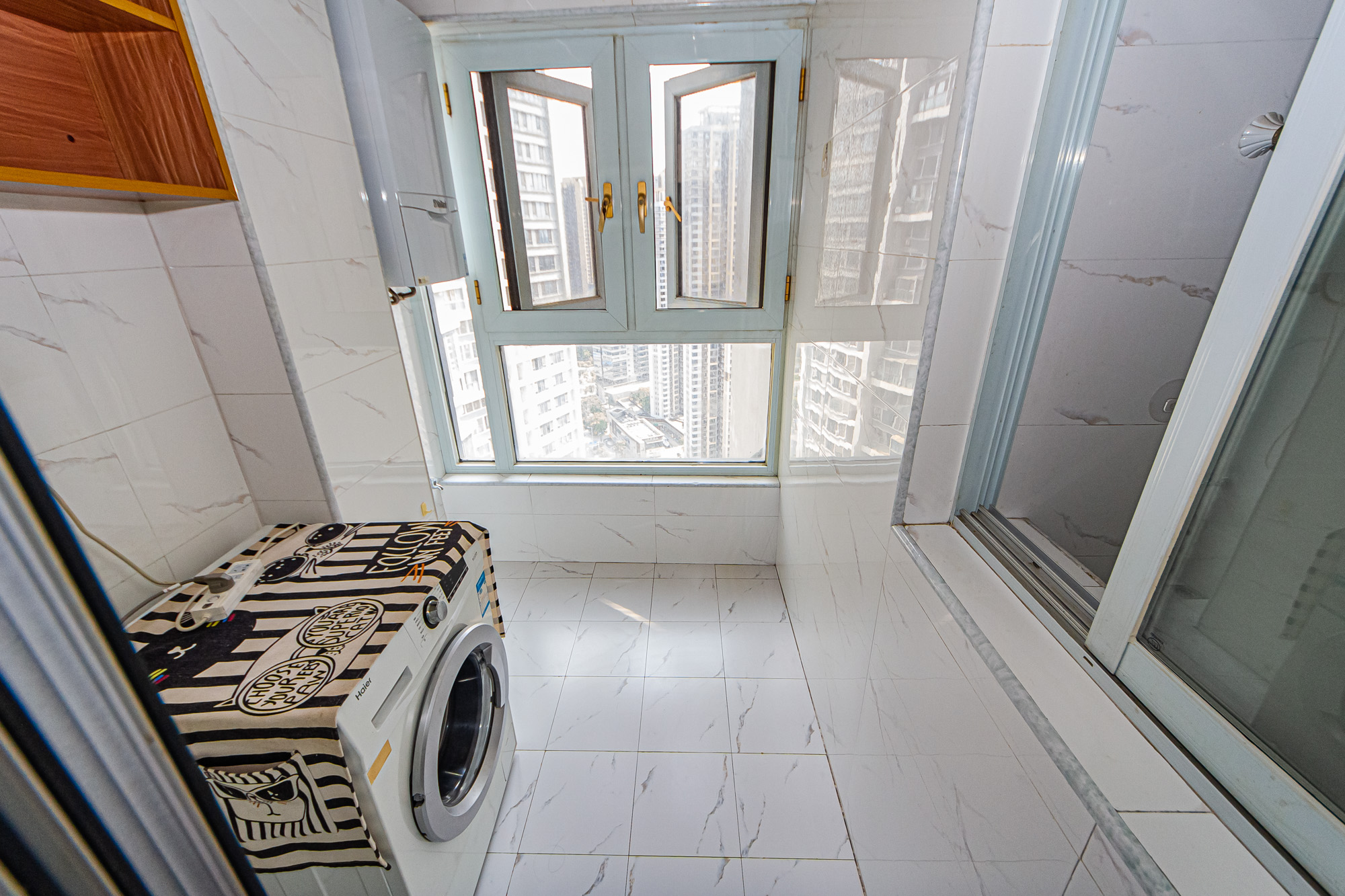 北辰三角洲E3区  3室2厅2卫    142.0万 北辰三角洲E3区  3室2厅2卫    142.0万阳台