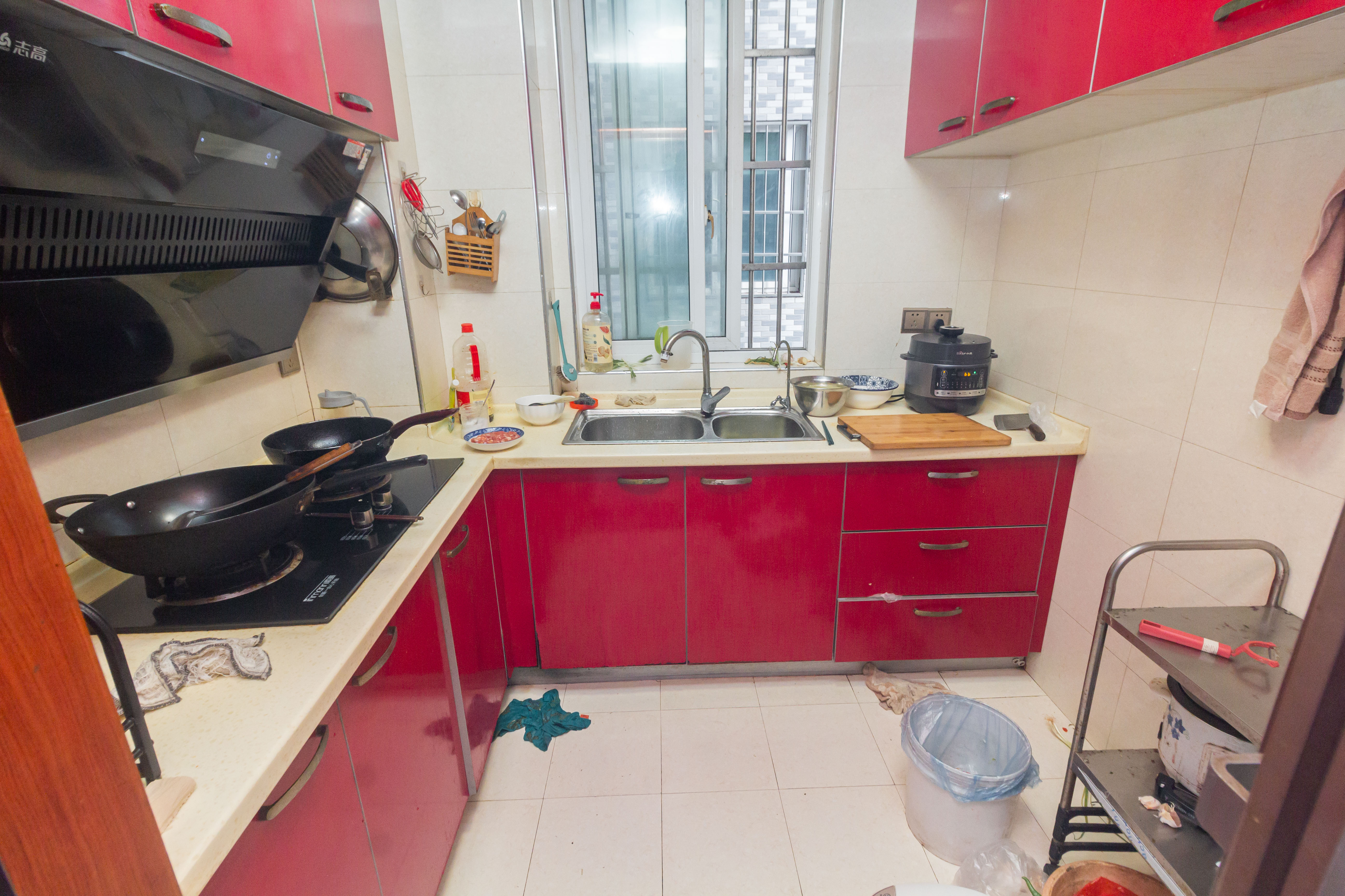 明天一城  3室2厅1卫    45.8万厨房