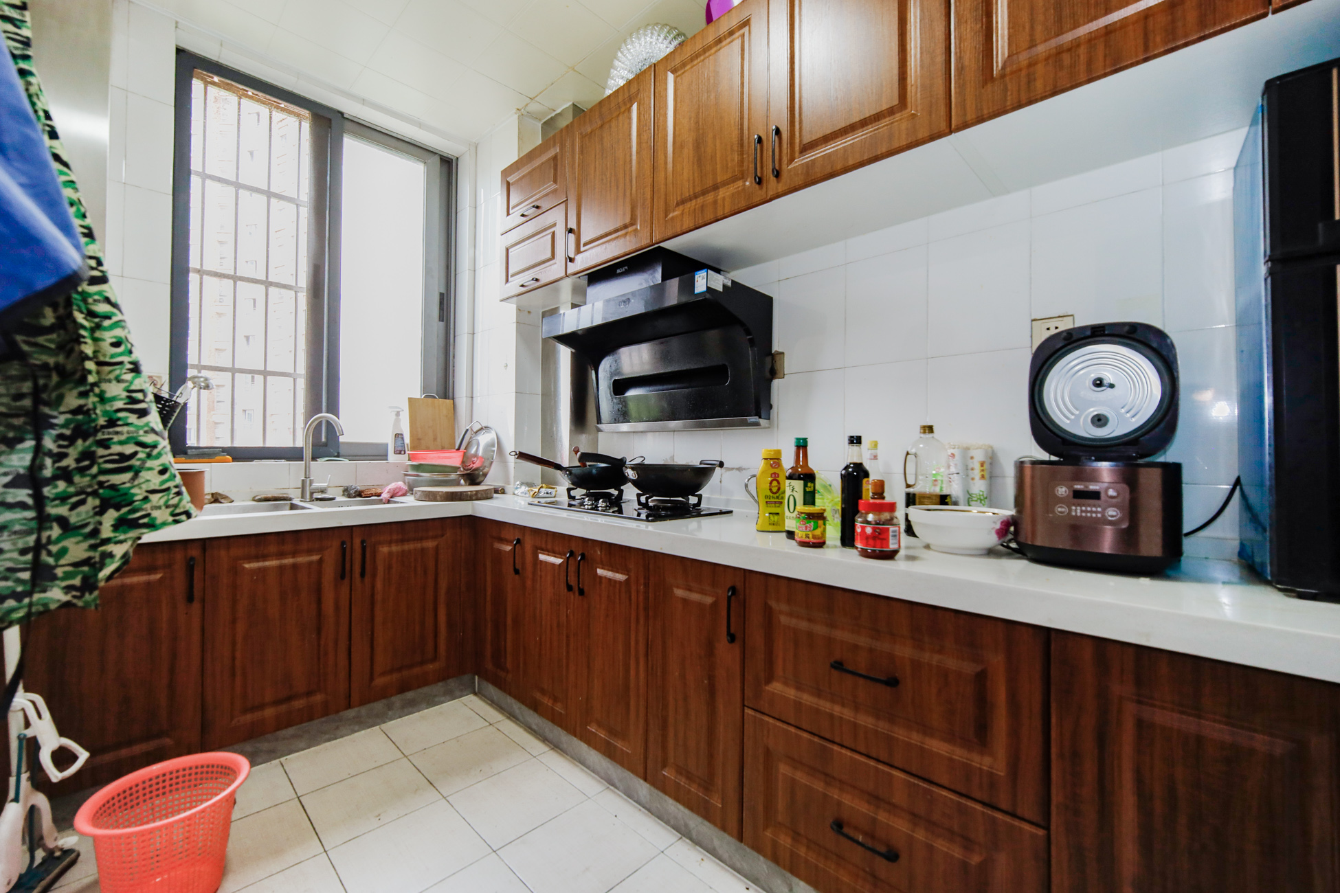 上海城小区 2室2厅1卫 99.8万 上海城小区 2室2厅1卫 99.8万厨房