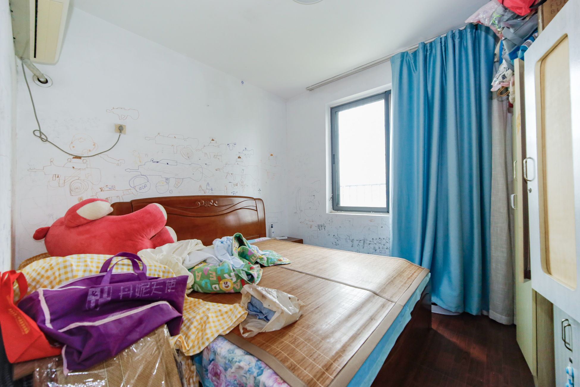 上海城小区 2室2厅1卫 99.8万 上海城小区 2室2厅1卫 99.8万卧室