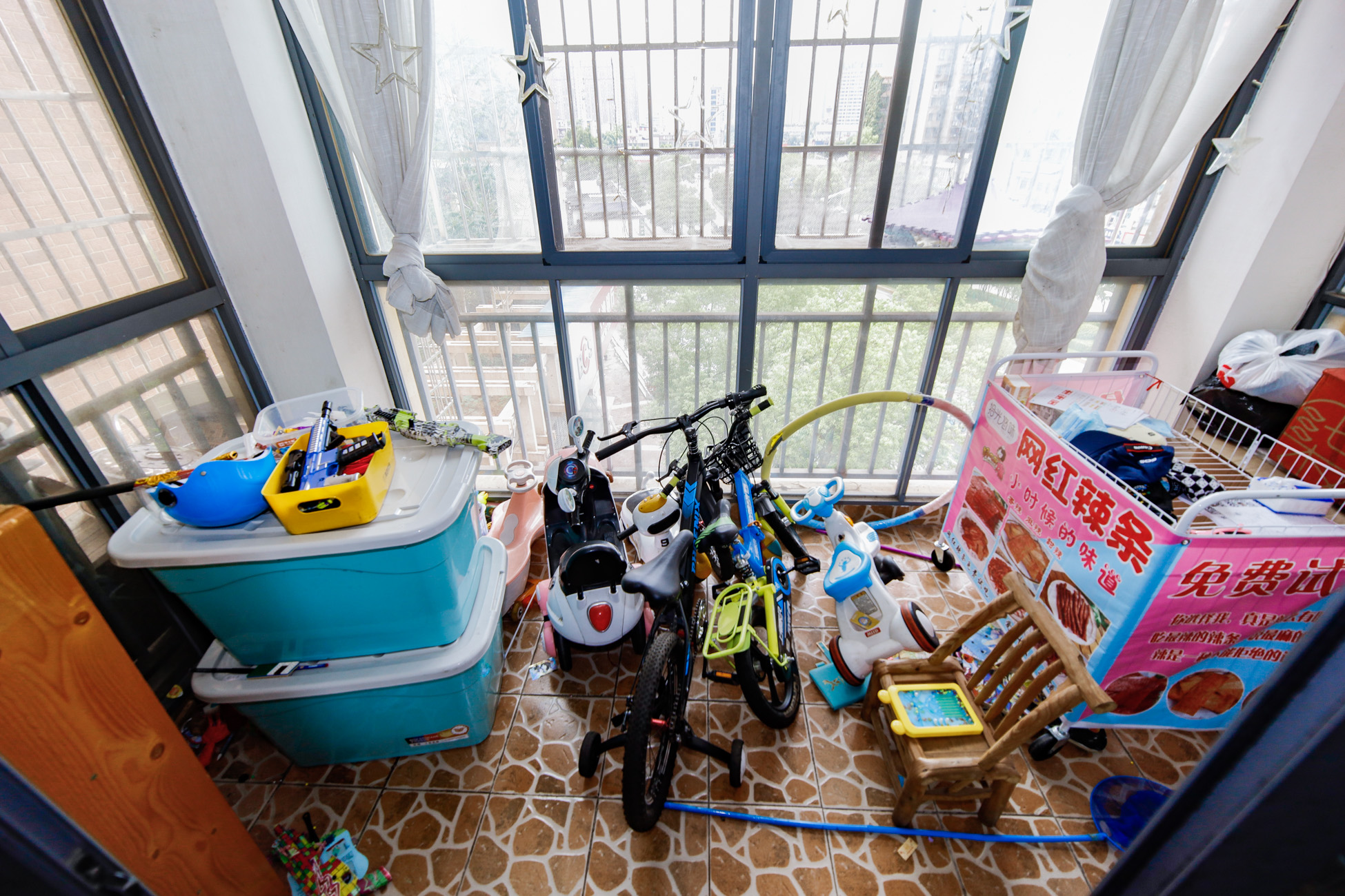 上海城小区 2室2厅1卫 99.8万 上海城小区 2室2厅1卫 99.8万阳台