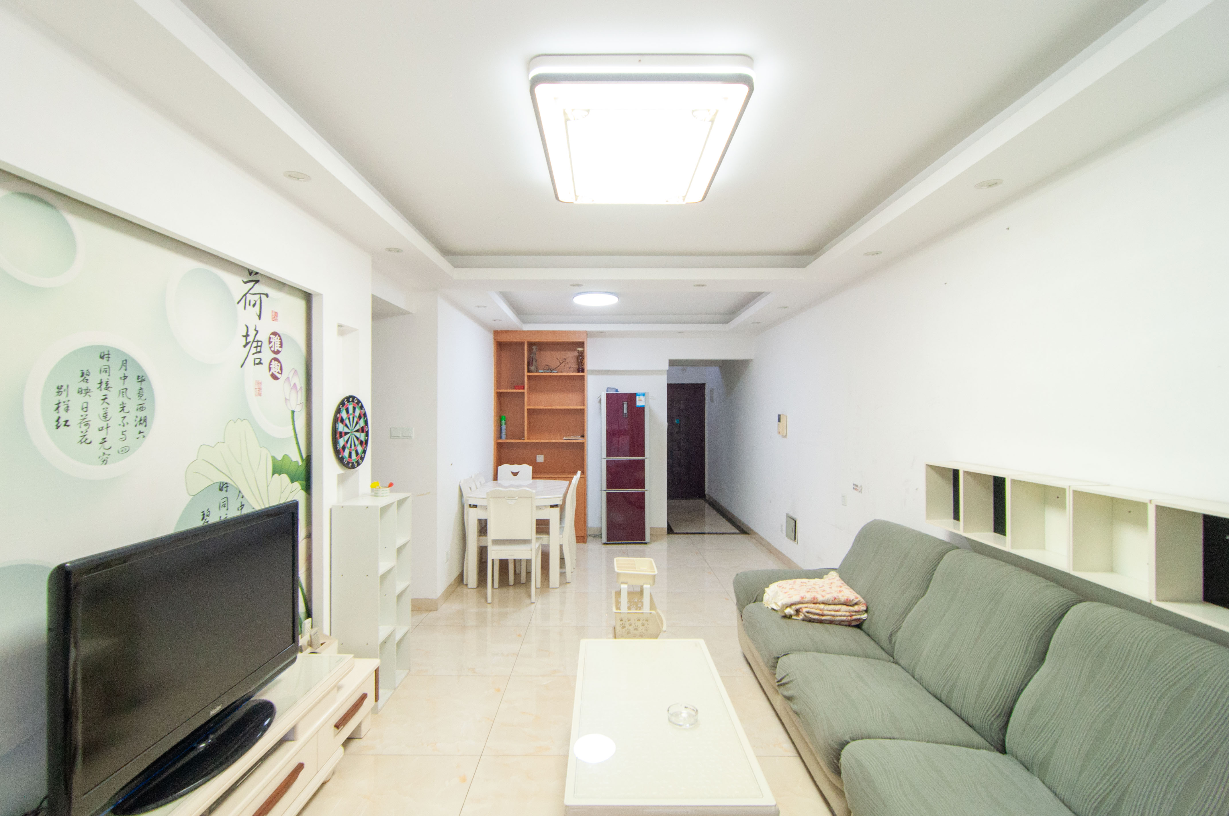 高鑫麓城 2室2厅1卫 96.8万 高鑫麓城 2室2厅1卫 96.8万客厅