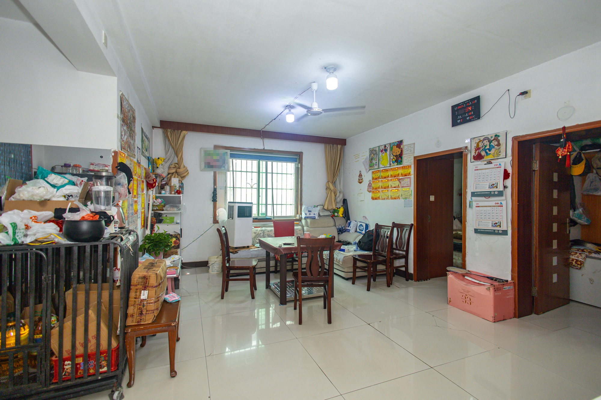 中南汽车世界 3室2厅1卫 46.6万 中南汽车世界 3室2厅1卫 46.6万客厅