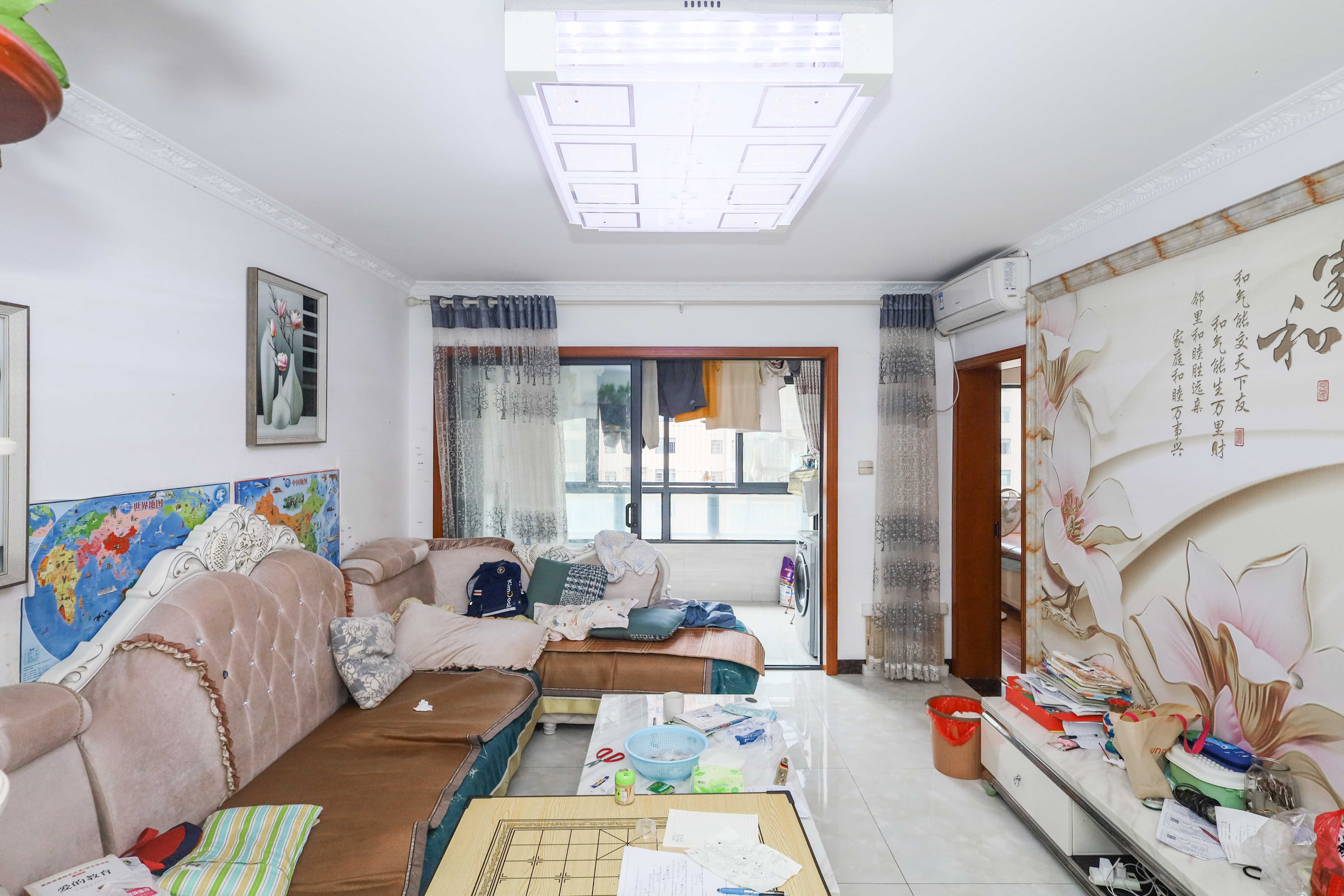 好莱城（弘德西街）  3室2厅1卫   95.80万