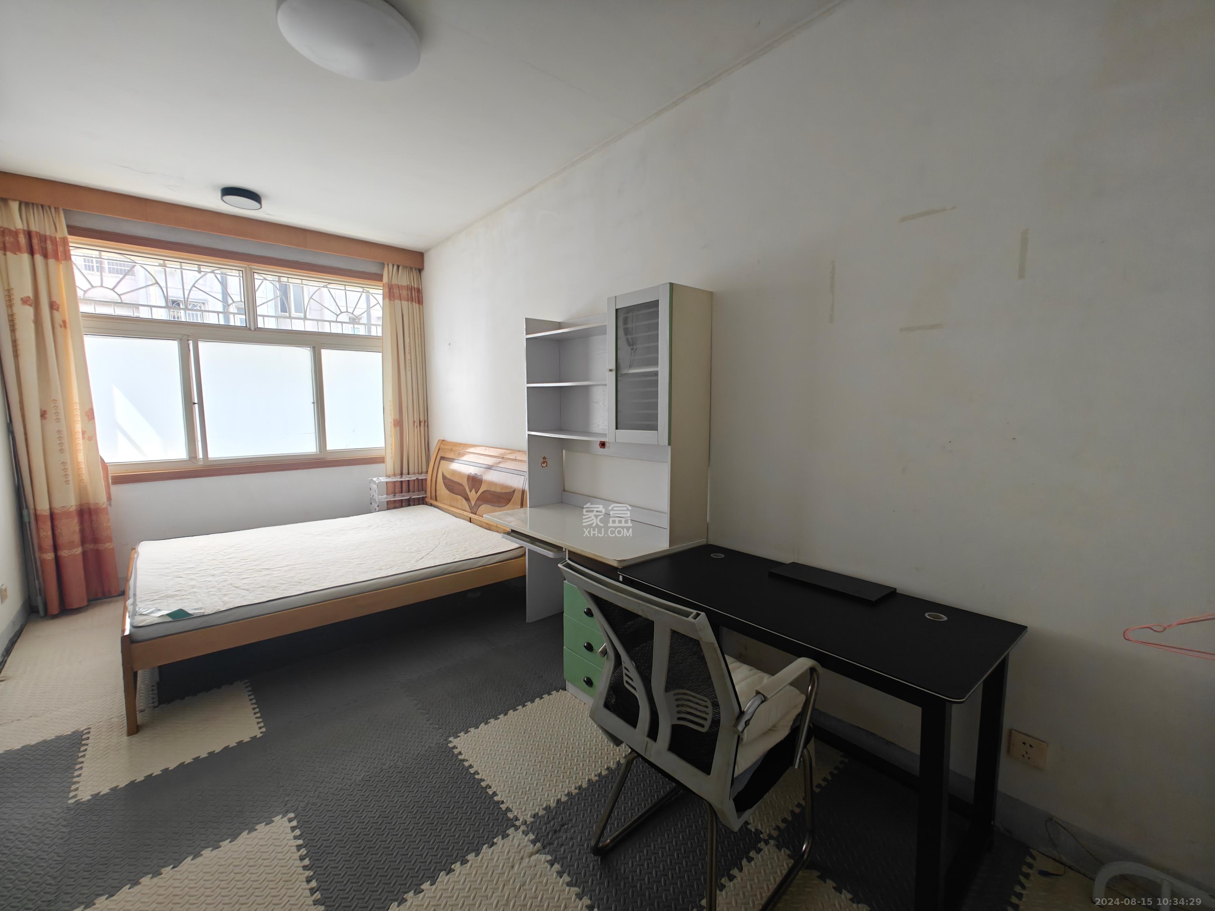 新桥小区  2室2厅1卫   1800.00元/月室内图