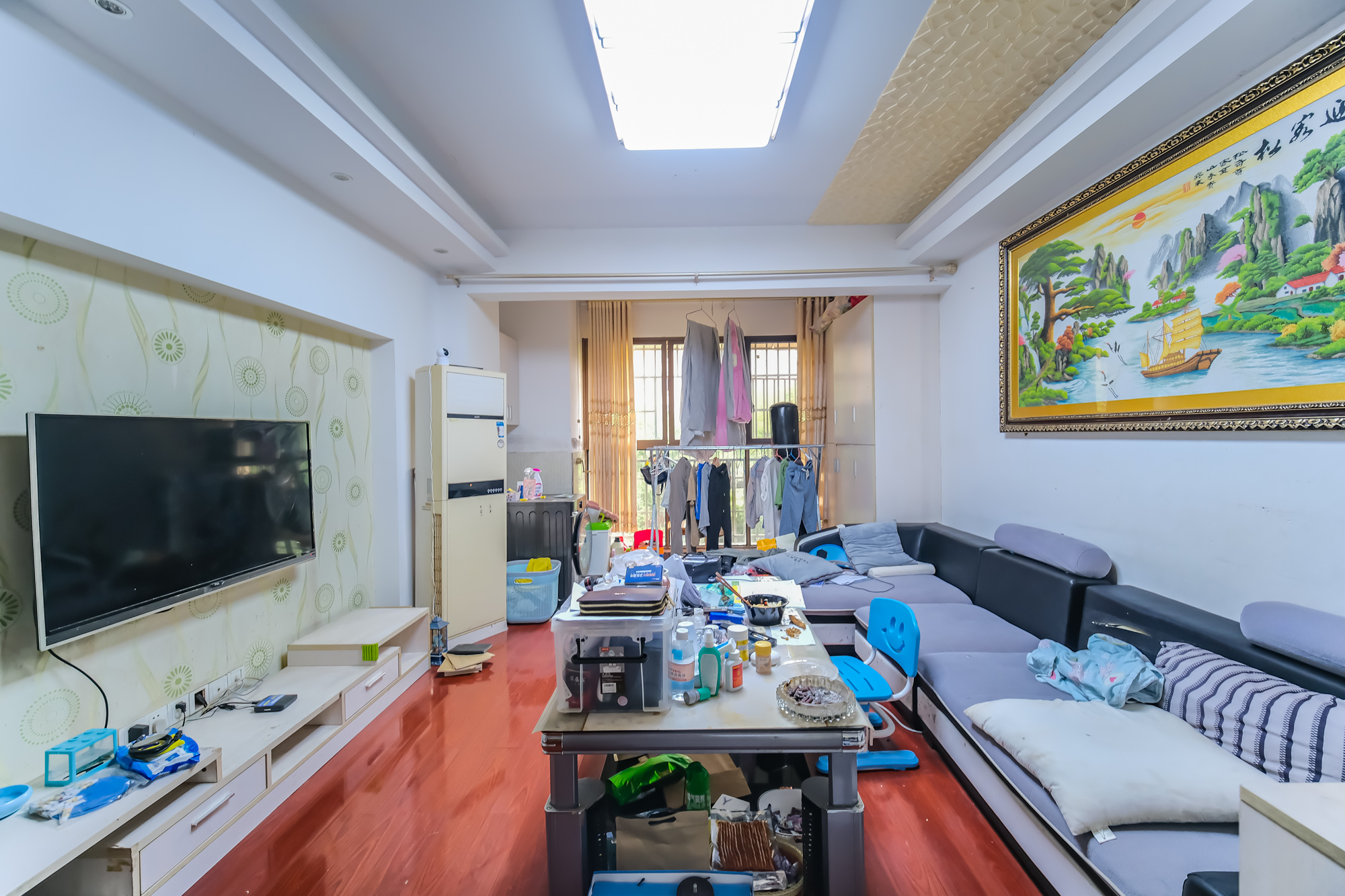 四季星城 3室2厅1卫 68.0万 四季星城 3室2厅1卫 68.0万客厅