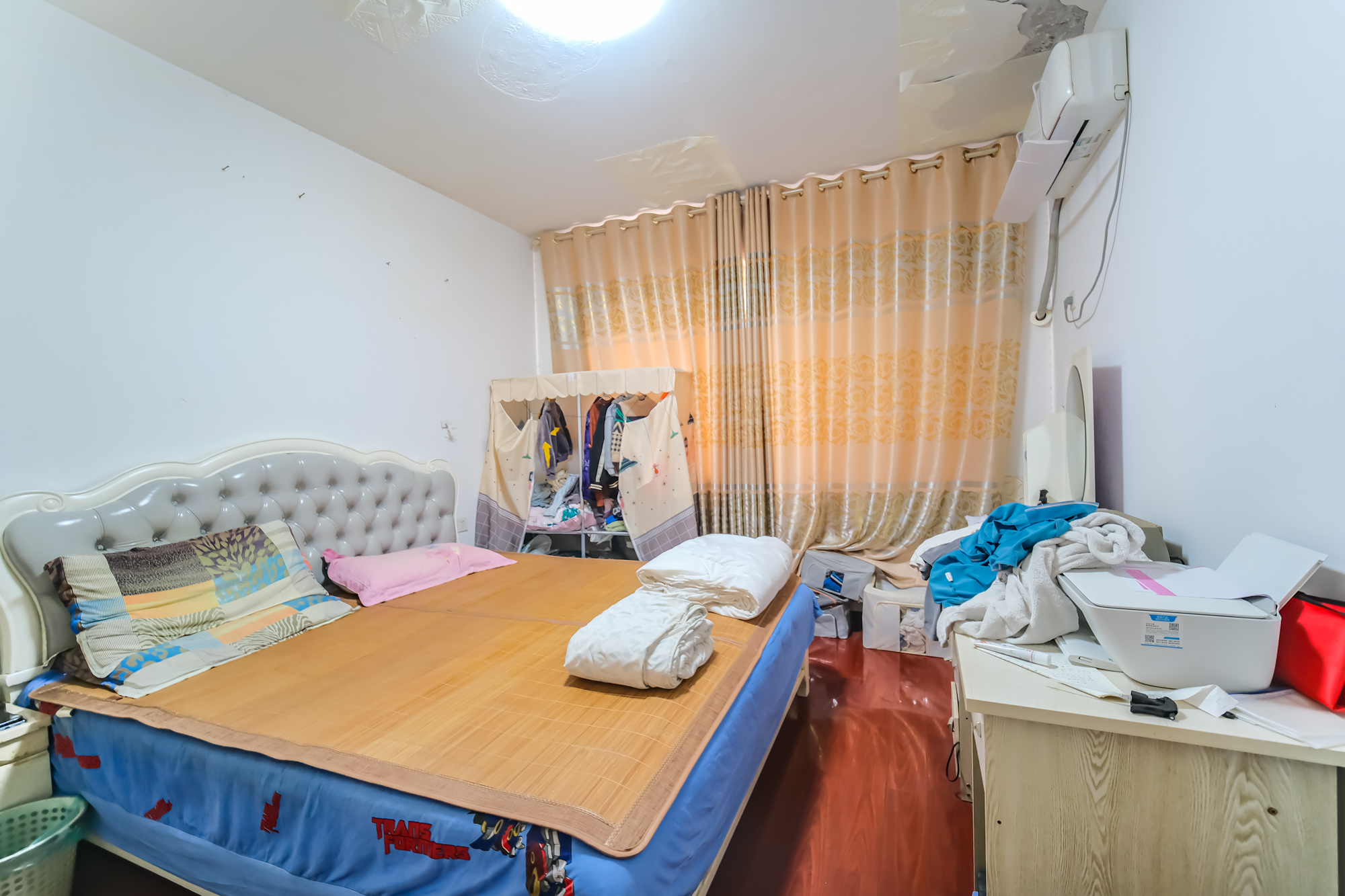 四季星城 3室2厅1卫 68.0万 四季星城 3室2厅1卫 68.0万卧室