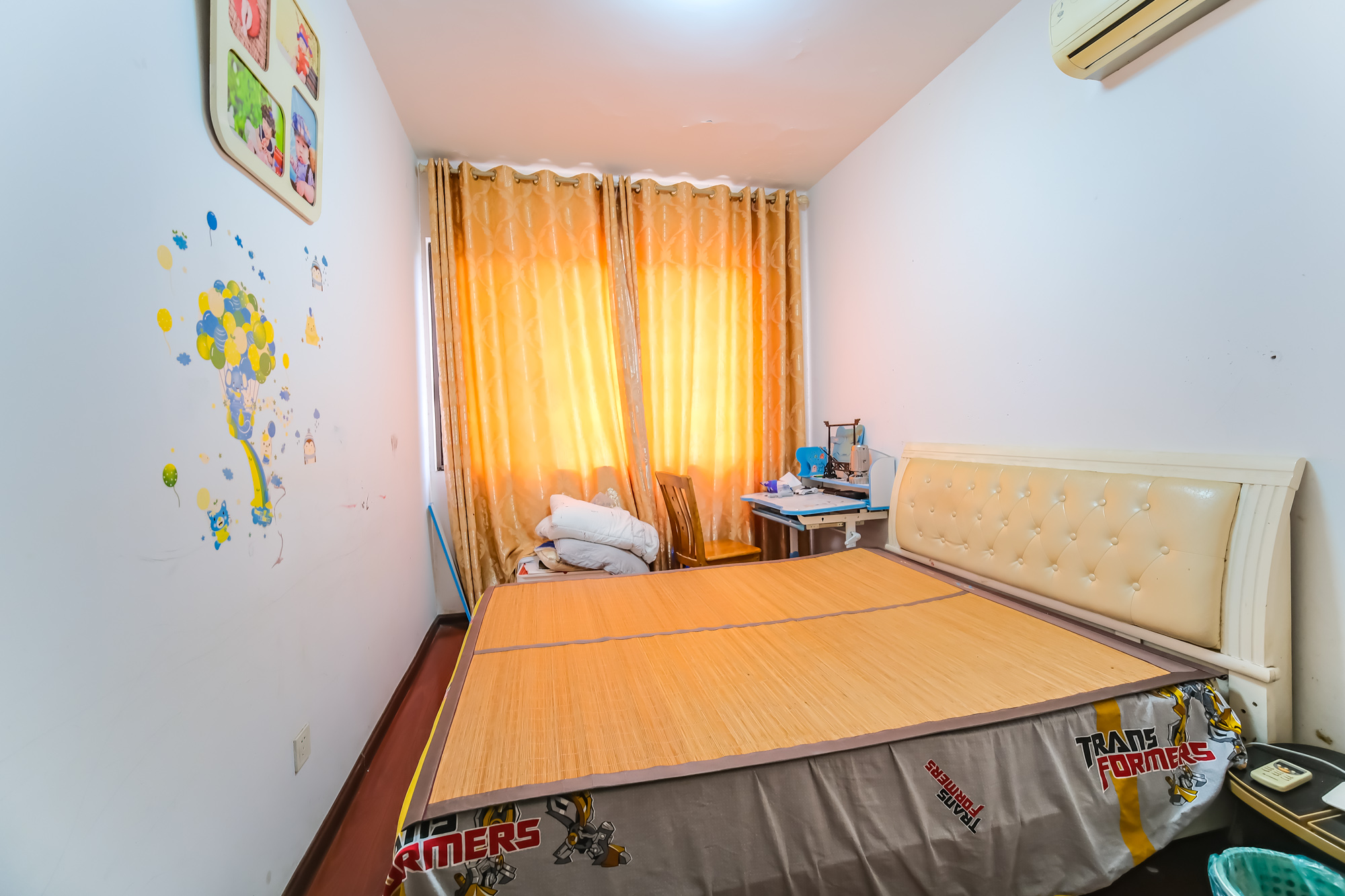 四季星城 3室2厅1卫 68.0万 四季星城 3室2厅1卫 68.0万卧室