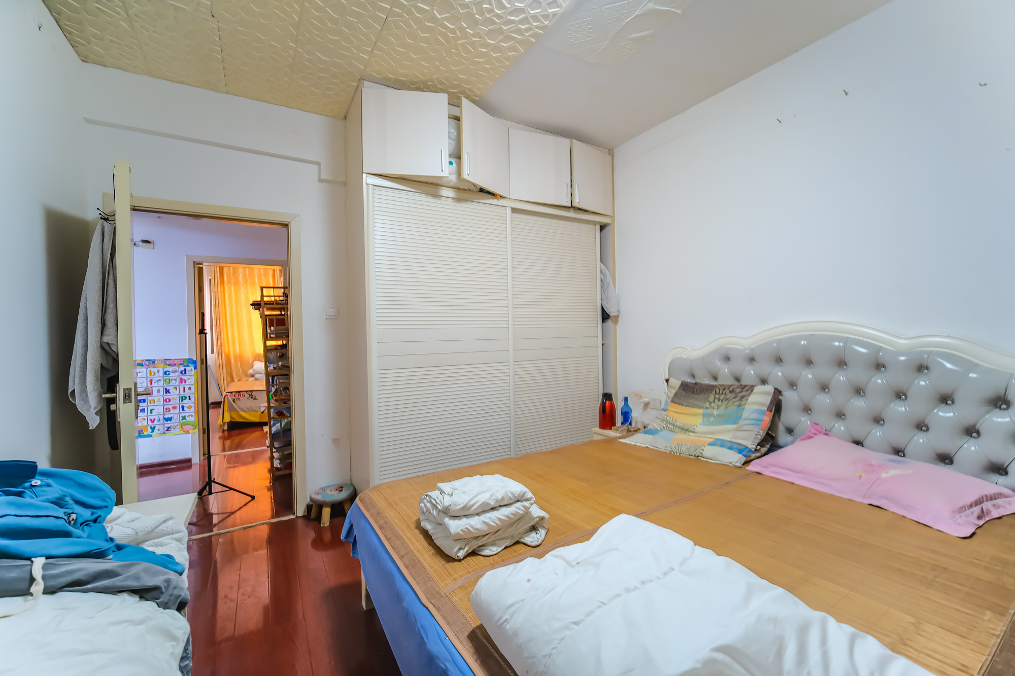 四季星城 3室2厅1卫 68.0万 四季星城 3室2厅1卫 68.0万卧室