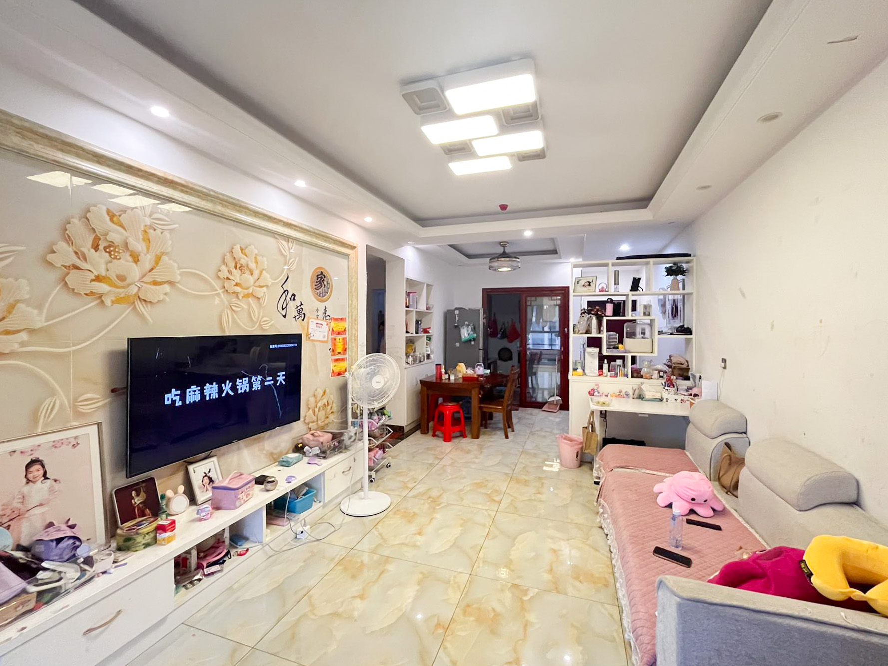 长房半岛蓝湾（观山月）  3室2厅1卫   73.00万客厅