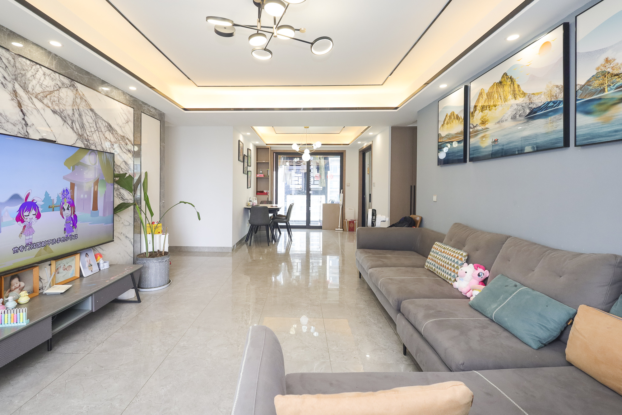 长沙融创城 4室2厅2卫 119.0万 长沙融创城 4室2厅2卫 119.0万客厅