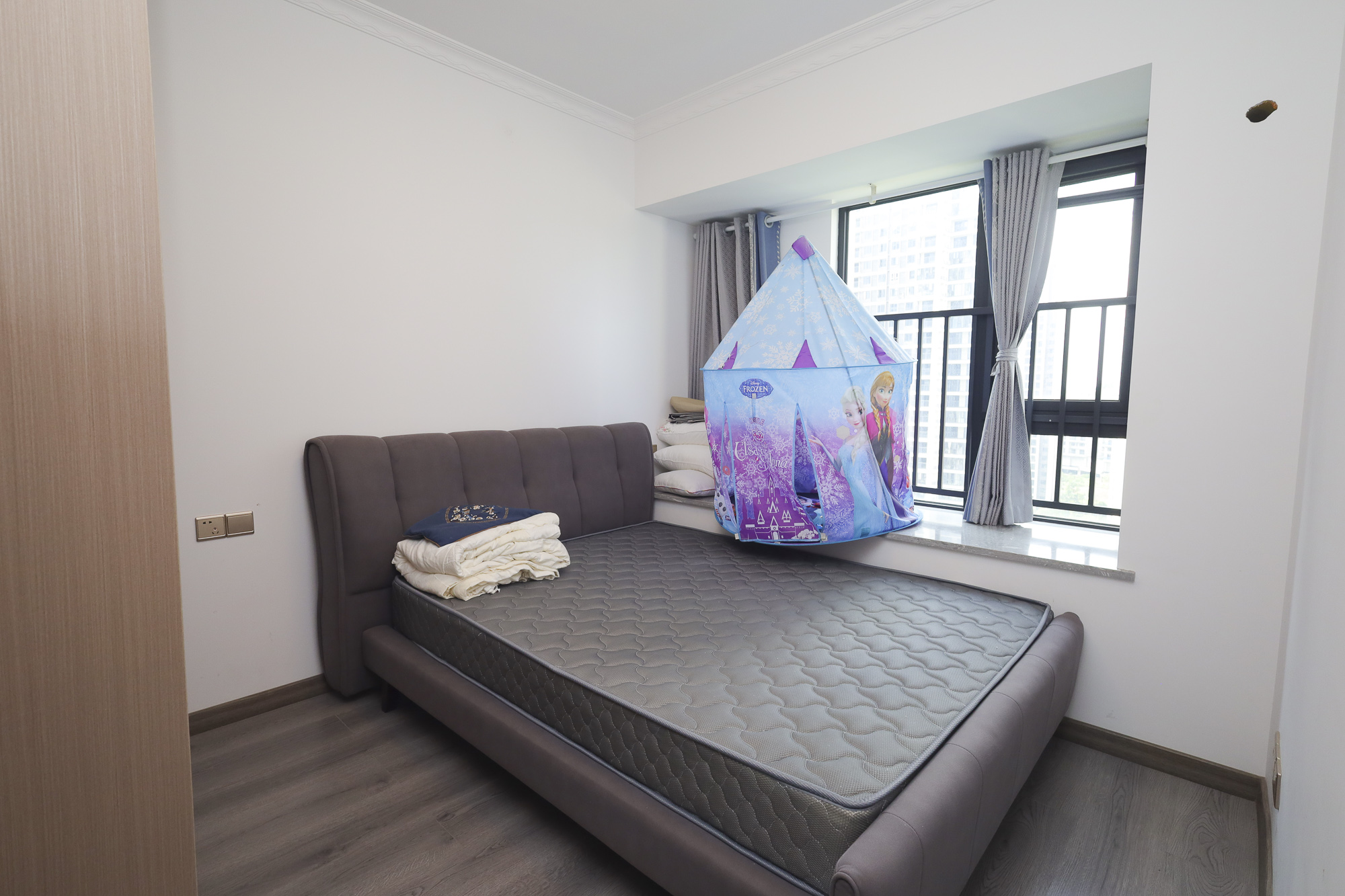 长沙融创城 4室2厅2卫 119.0万 长沙融创城 4室2厅2卫 119.0万卧室