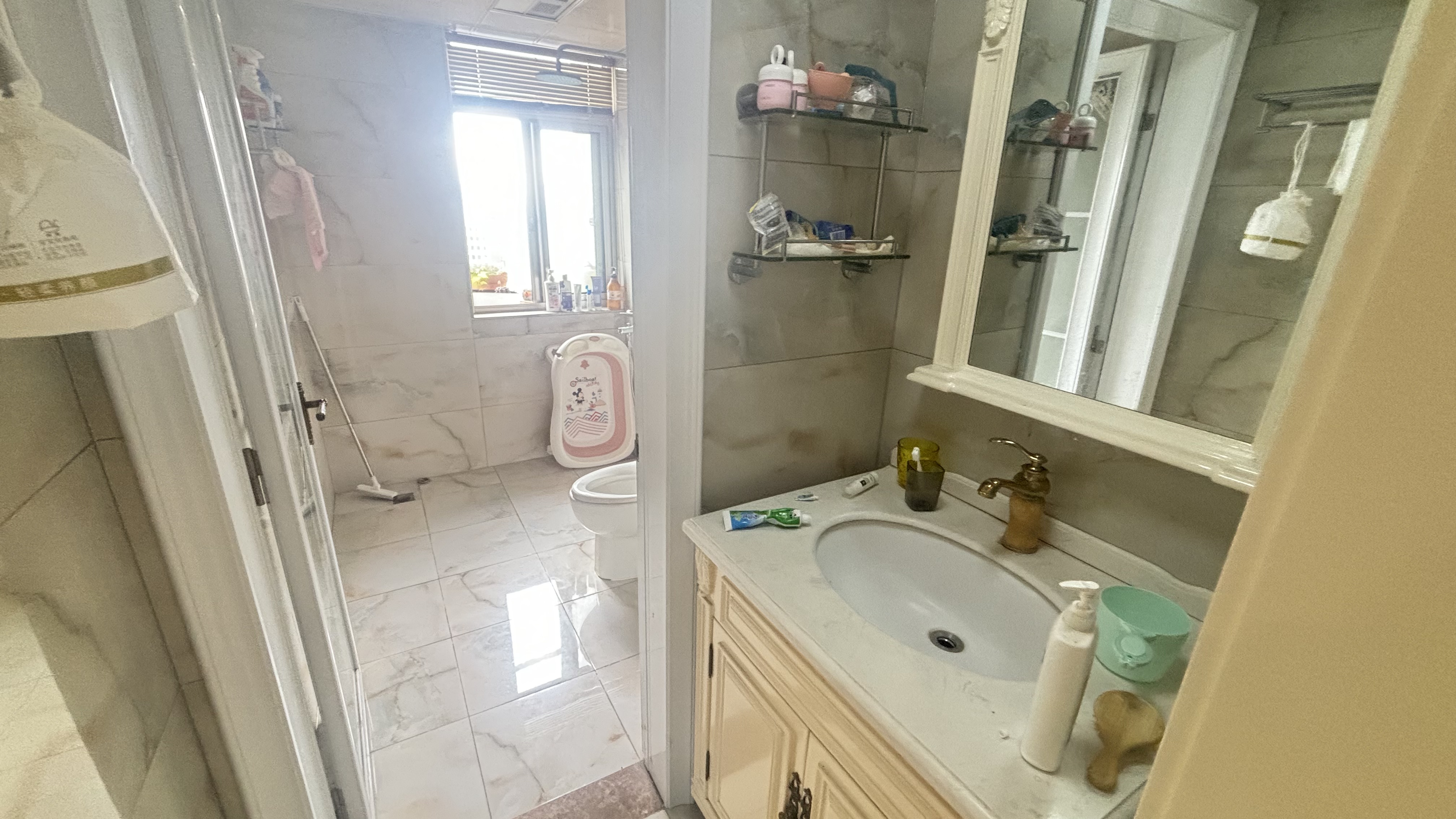 金碧花园 1室0厅0卫 95.0万 金碧花园 1室0厅0卫 95.0万室内图