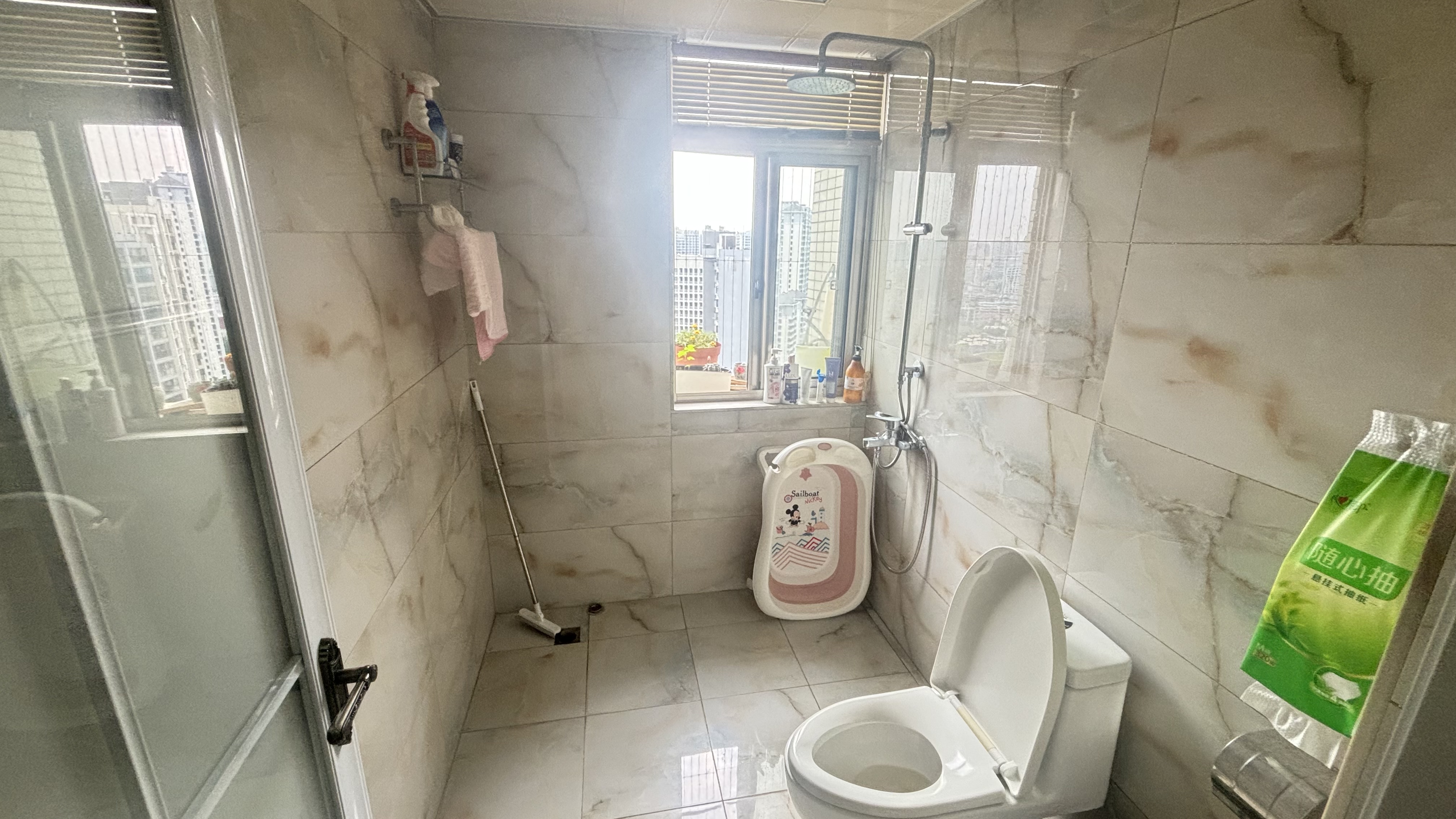 金碧花园 1室0厅0卫 95.0万 金碧花园 1室0厅0卫 95.0万室内图