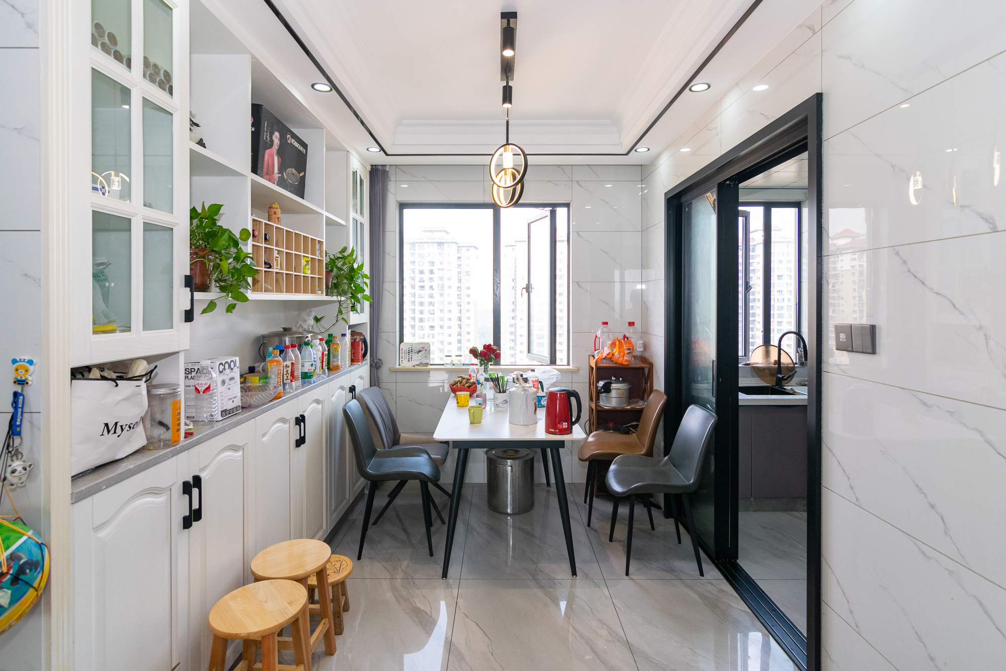 荣盛岳麓峰景 0室0厅0卫 95.0万 荣盛岳麓峰景 0室0厅0卫 95.0万客厅