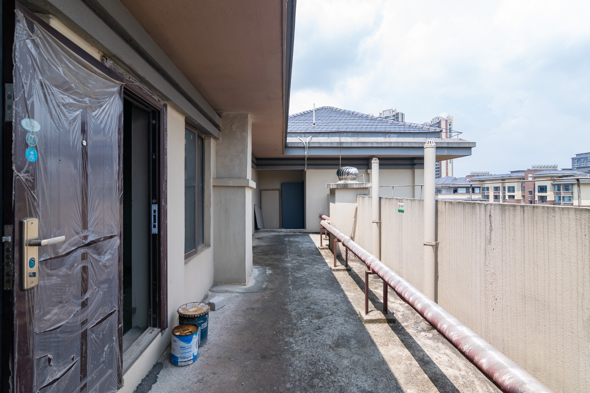 大汉汉园  4室2厅3卫   140.00万阳台