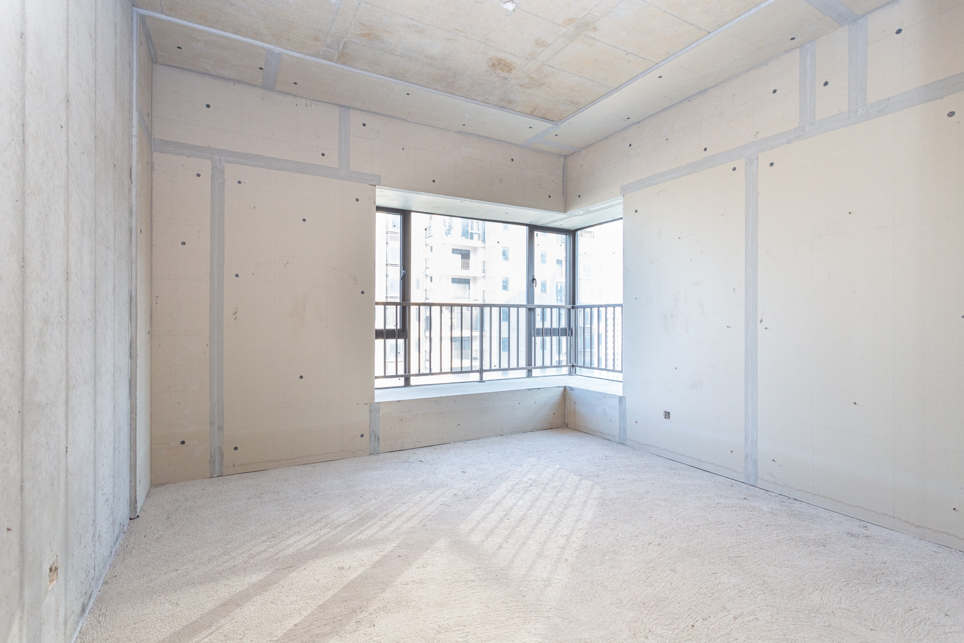 润和湘江天地E区  4室2厅2卫    199.98万 润和湘江天地E区  4室2厅2卫    199.98万卧室