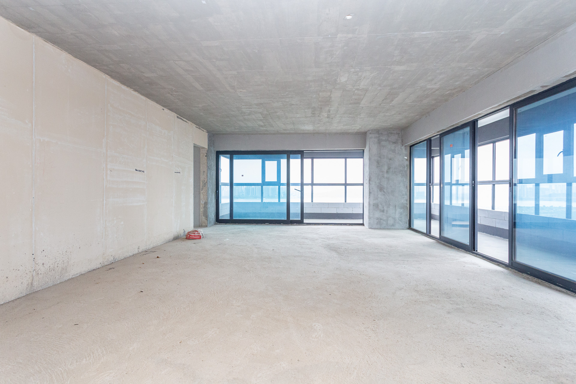 越秀湘江星汇城一期 4室2厅3卫 260.0万 越秀湘江星汇城一期 4室2厅3卫 260.0万客厅