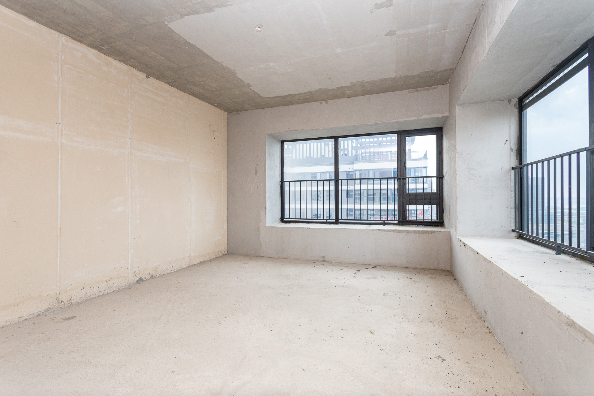 越秀湘江星汇城一期 4室2厅3卫 260.0万 越秀湘江星汇城一期 4室2厅3卫 260.0万卧室