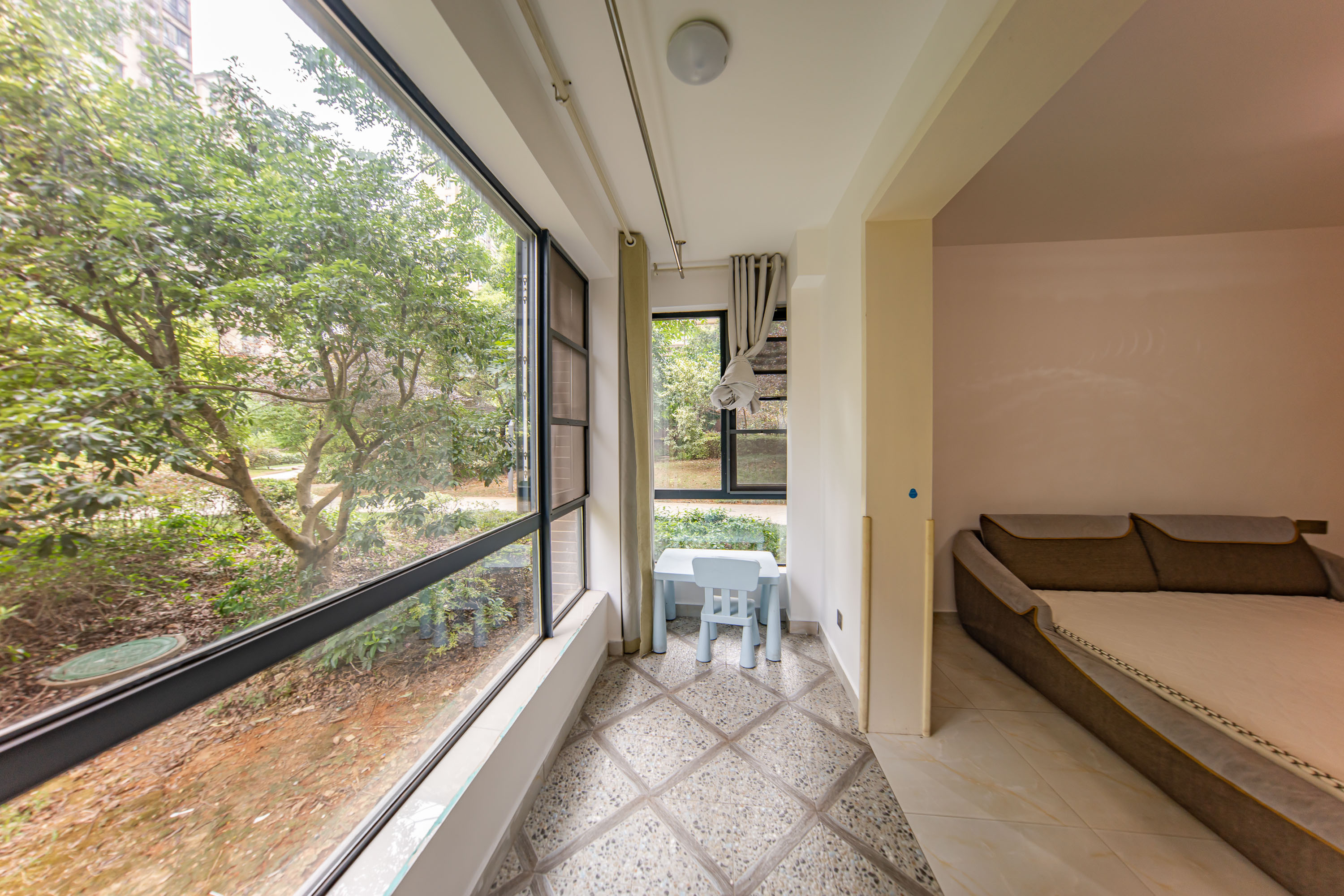 中建麓山和苑  1室2厅1卫   75.00万阳台