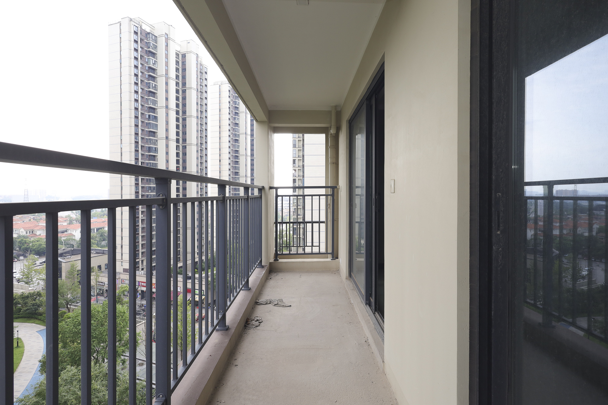 长沙融创城 3室2厅1卫 70.0万 长沙融创城 3室2厅1卫 70.0万阳台