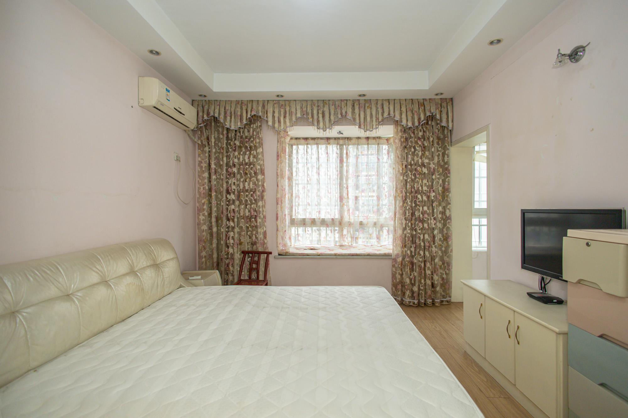 楚天馨苑 1室2厅1卫 72.8万 楚天馨苑 1室2厅1卫 72.8万卧室