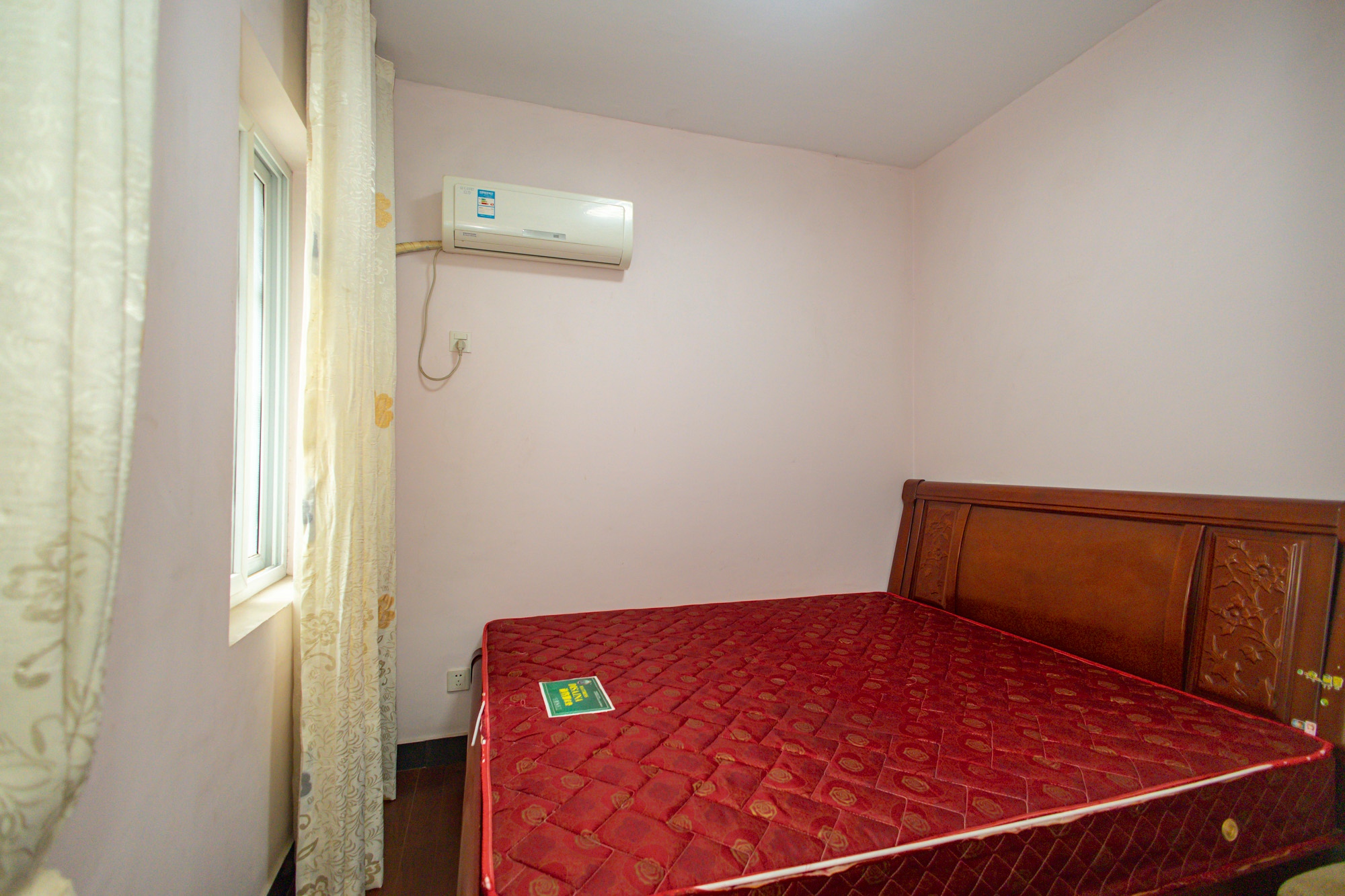 楚天馨苑 1室2厅1卫 72.8万 楚天馨苑 1室2厅1卫 72.8万卧室