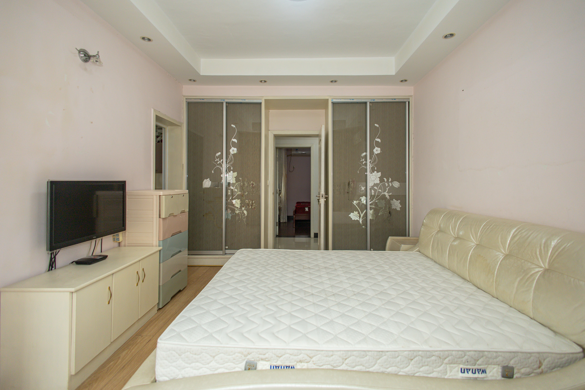 楚天馨苑 1室2厅1卫 72.8万 楚天馨苑 1室2厅1卫 72.8万卧室