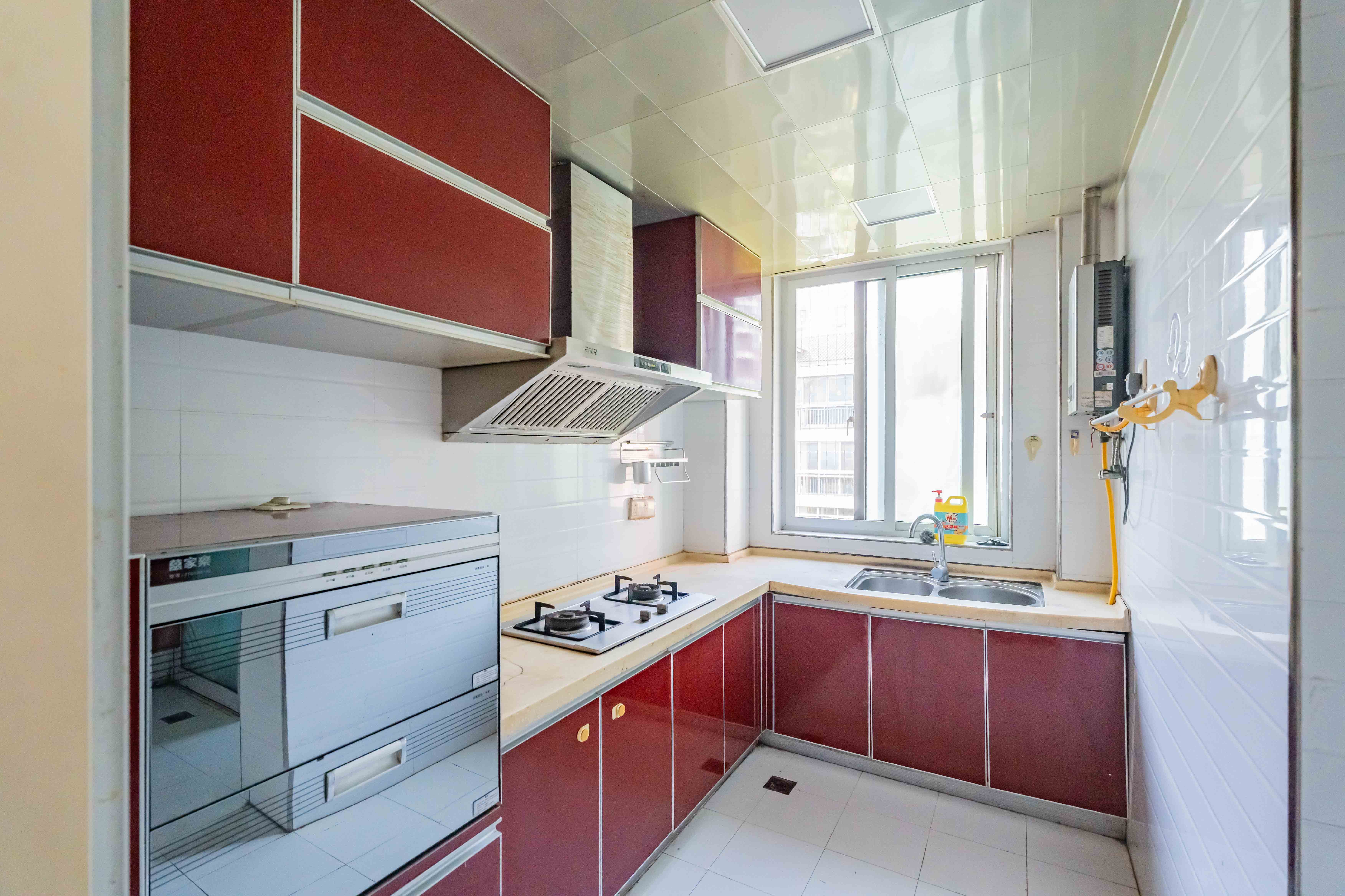 学府华庭 3室2厅2卫 75.0万 学府华庭 3室2厅2卫 75.0万厨房