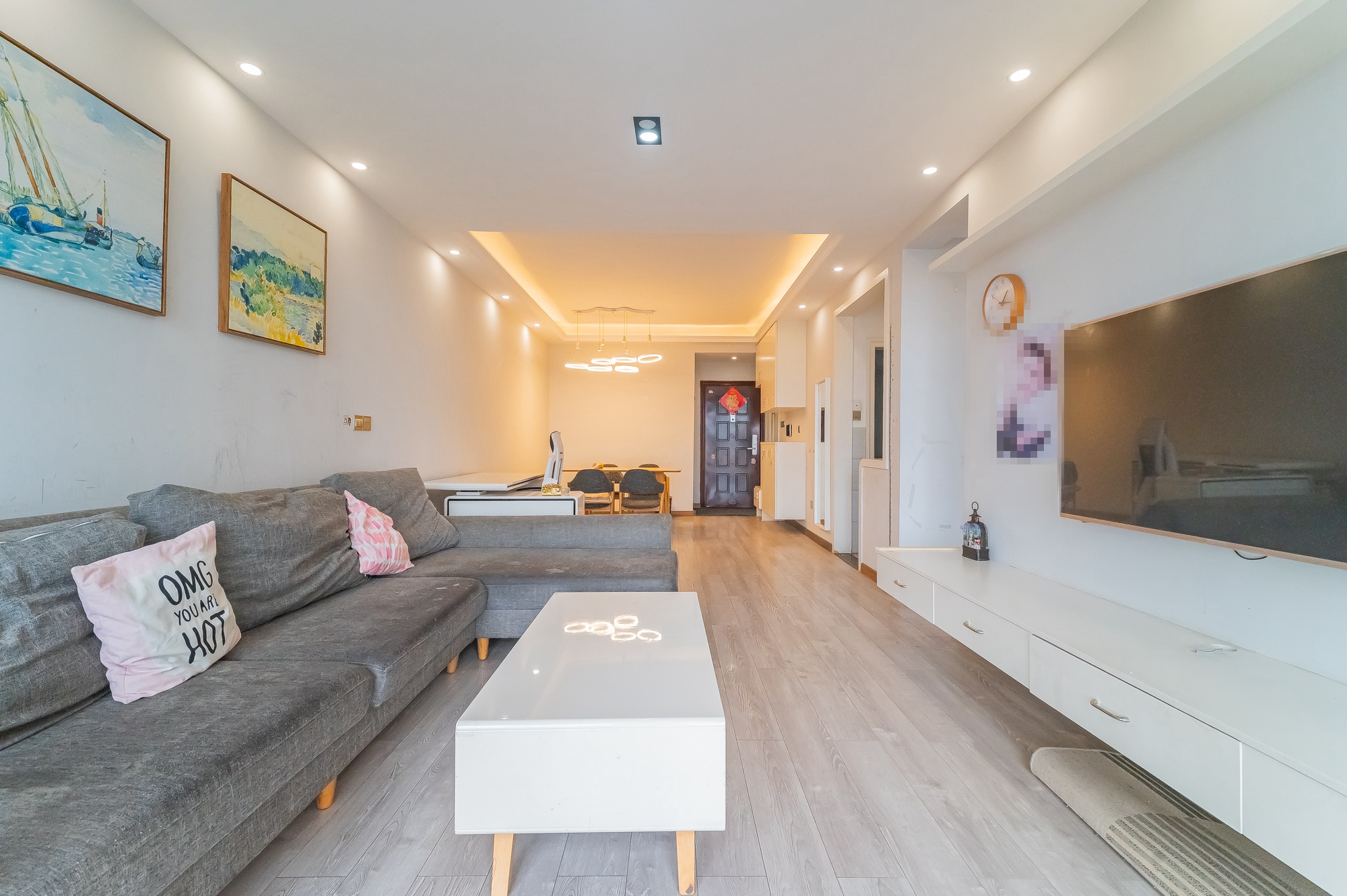 深业睿城 2室2厅1卫 56.0万 深业睿城 2室2厅1卫 56.0万客厅