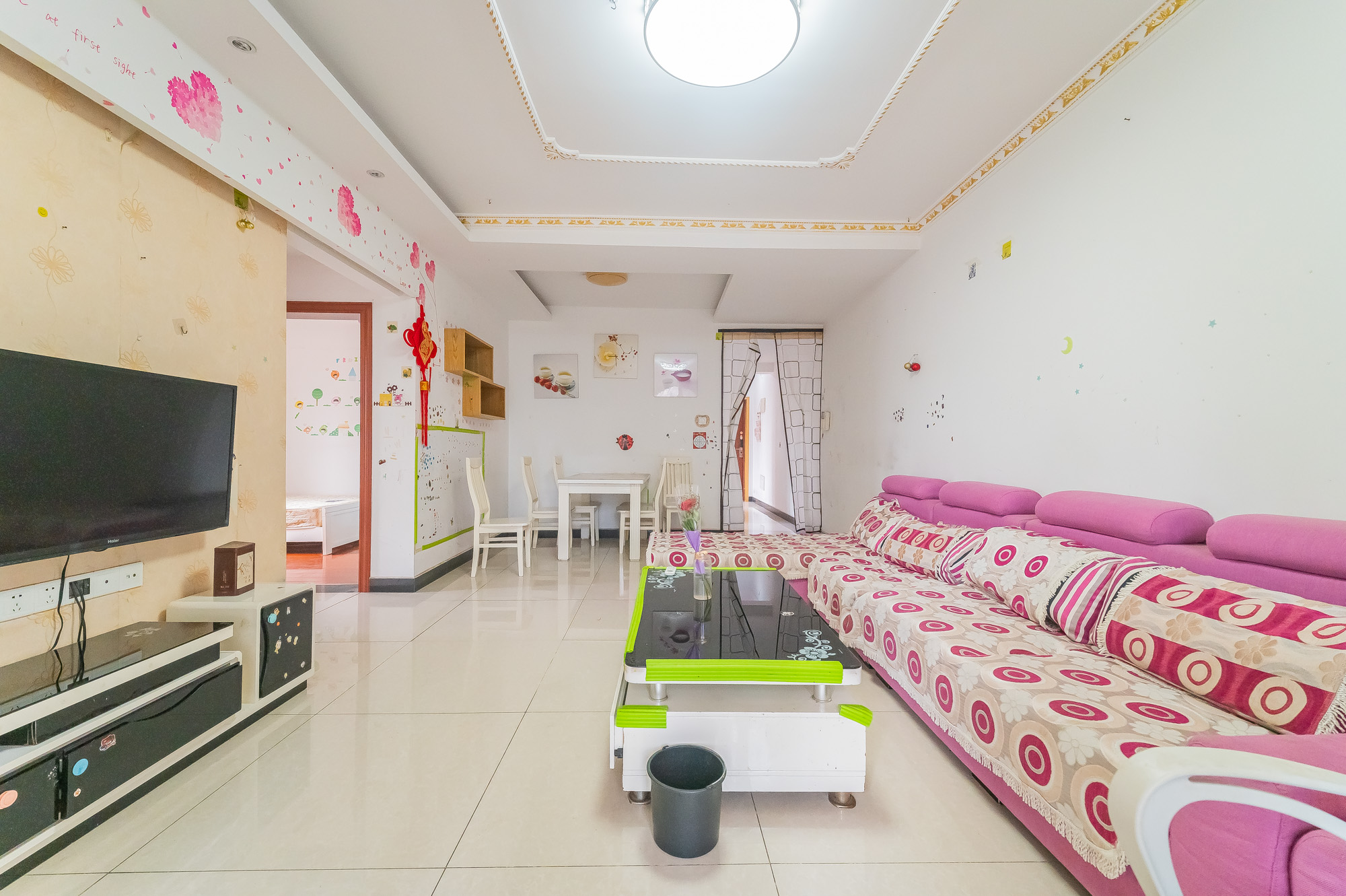 华润凤凰城二期 2室2厅1卫 75.8万 华润凤凰城二期 2室2厅1卫 75.8万客厅