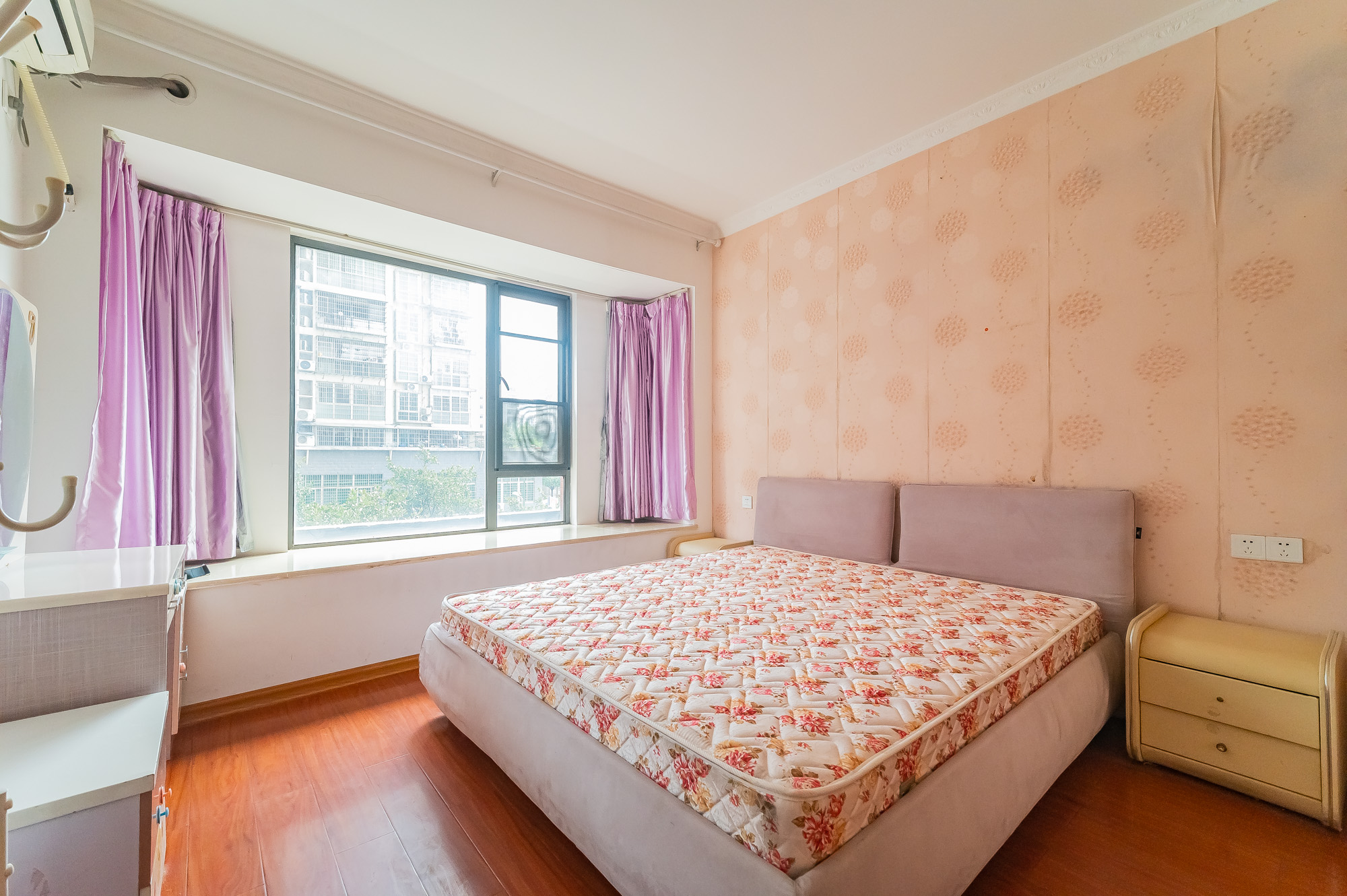 华润凤凰城二期 2室2厅1卫 75.8万 华润凤凰城二期 2室2厅1卫 75.8万卧室