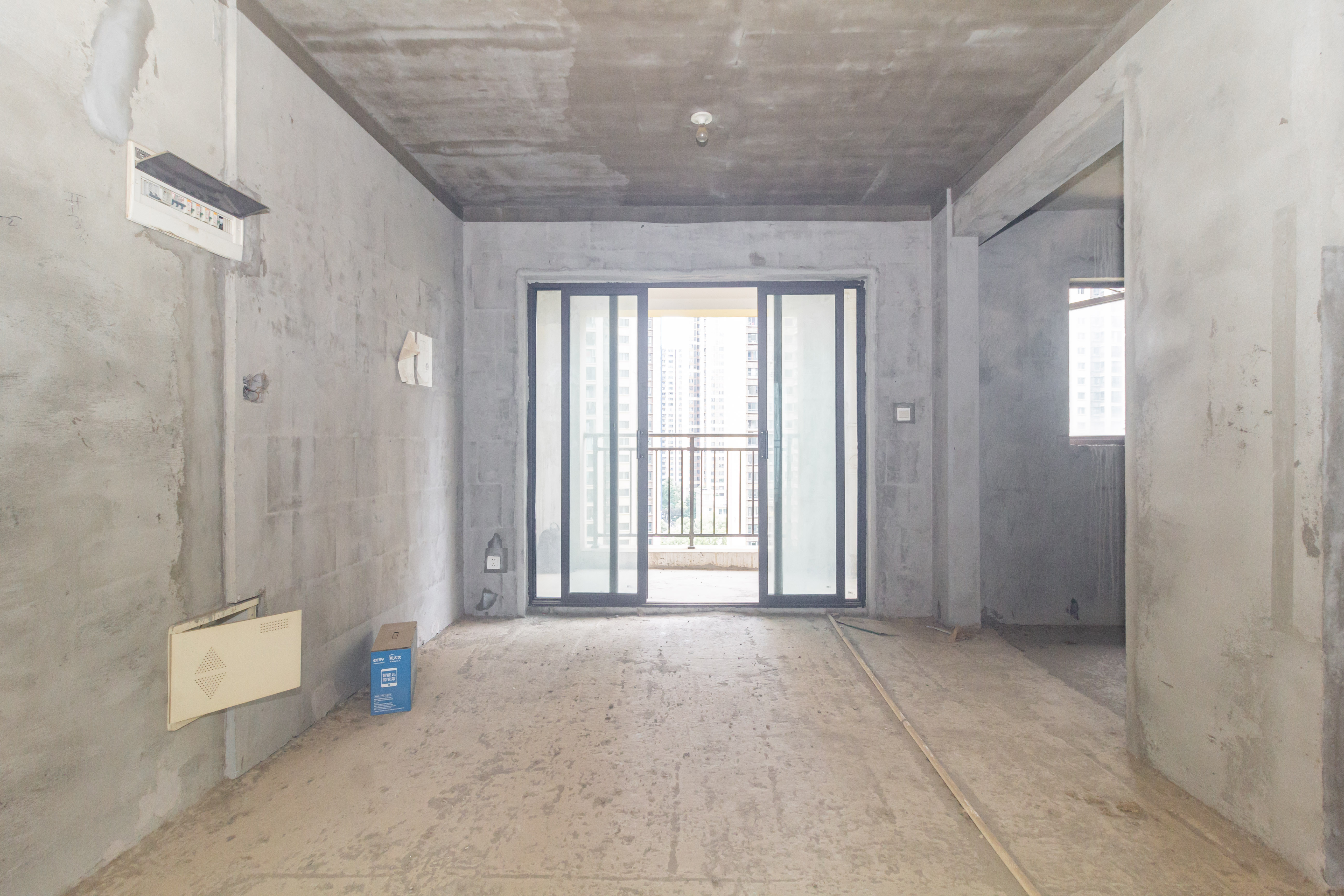 中交中央公园D1区  4室2厅2卫   152.00万客厅