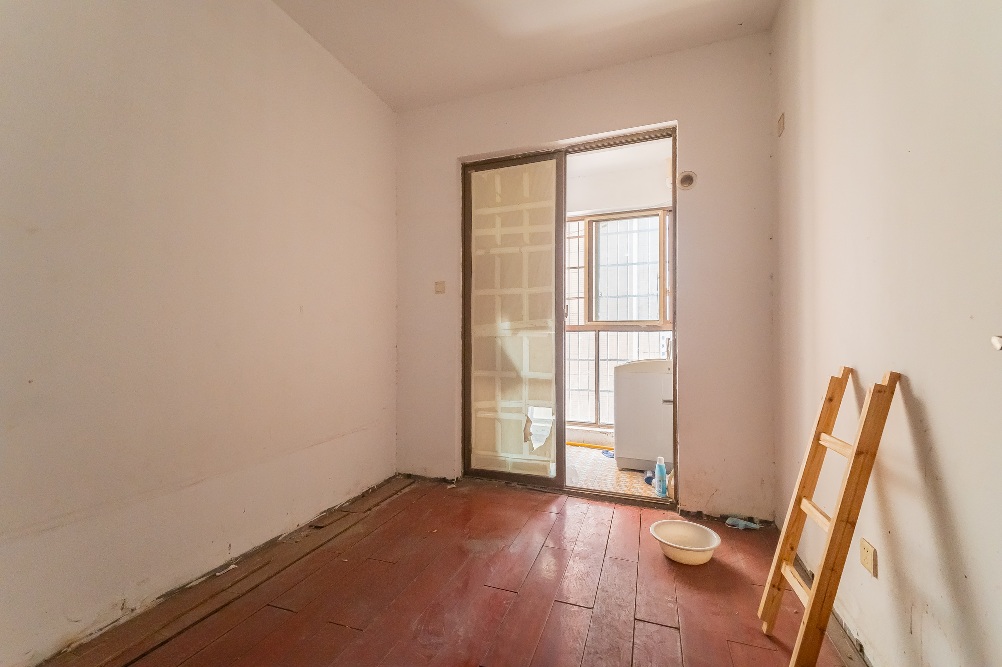 家和院 4室2厅1卫 95.0万 家和院 4室2厅1卫 95.0万卧室