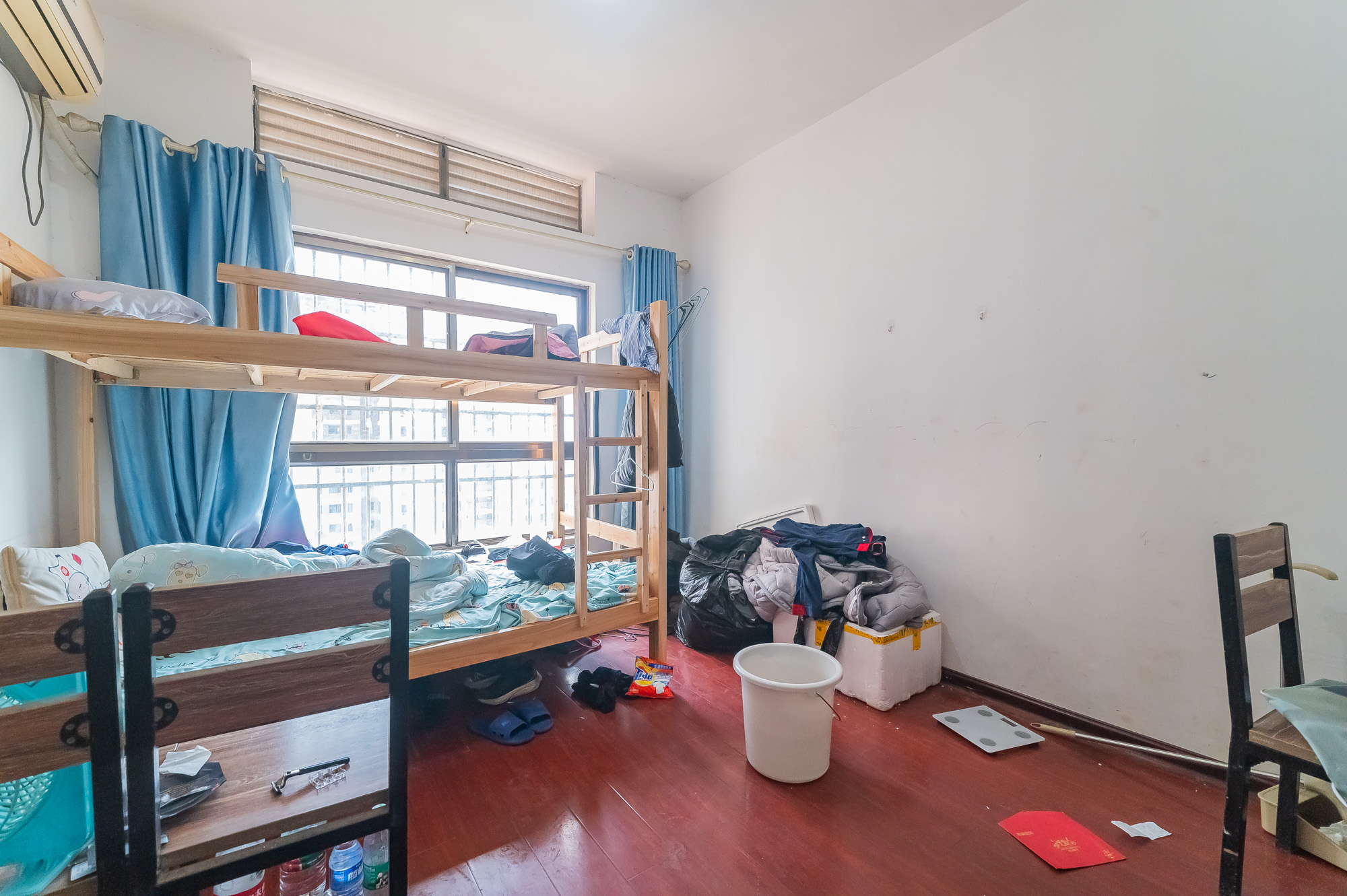 家和院 4室2厅1卫 95.0万 家和院 4室2厅1卫 95.0万卧室