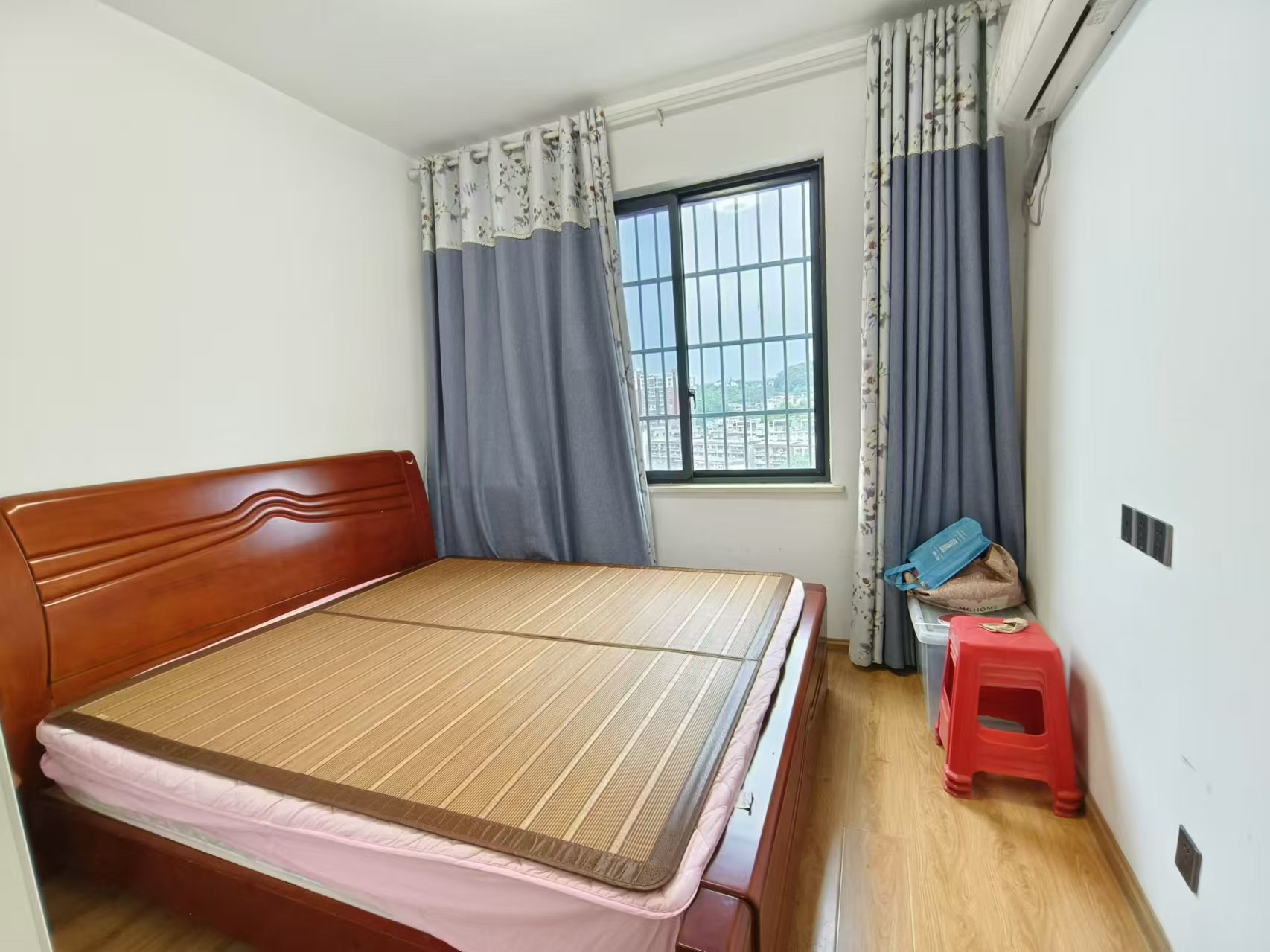 圣华名城建设北路110号 4室2厅2卫 51.8万 圣华名城建设北路110号 4室2厅2卫 51.8万室内图