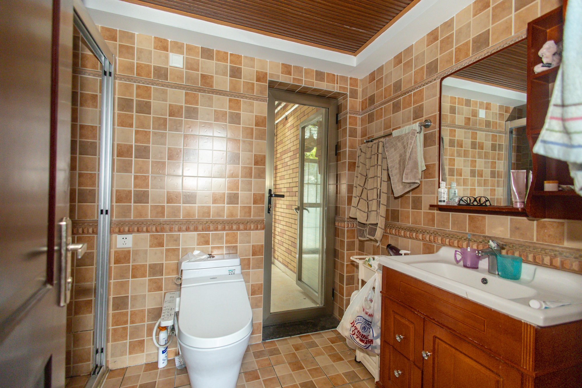 碧桂园威尼斯城 8室4厅3卫 408.0万 碧桂园威尼斯城 8室4厅3卫 408.0万卫生间